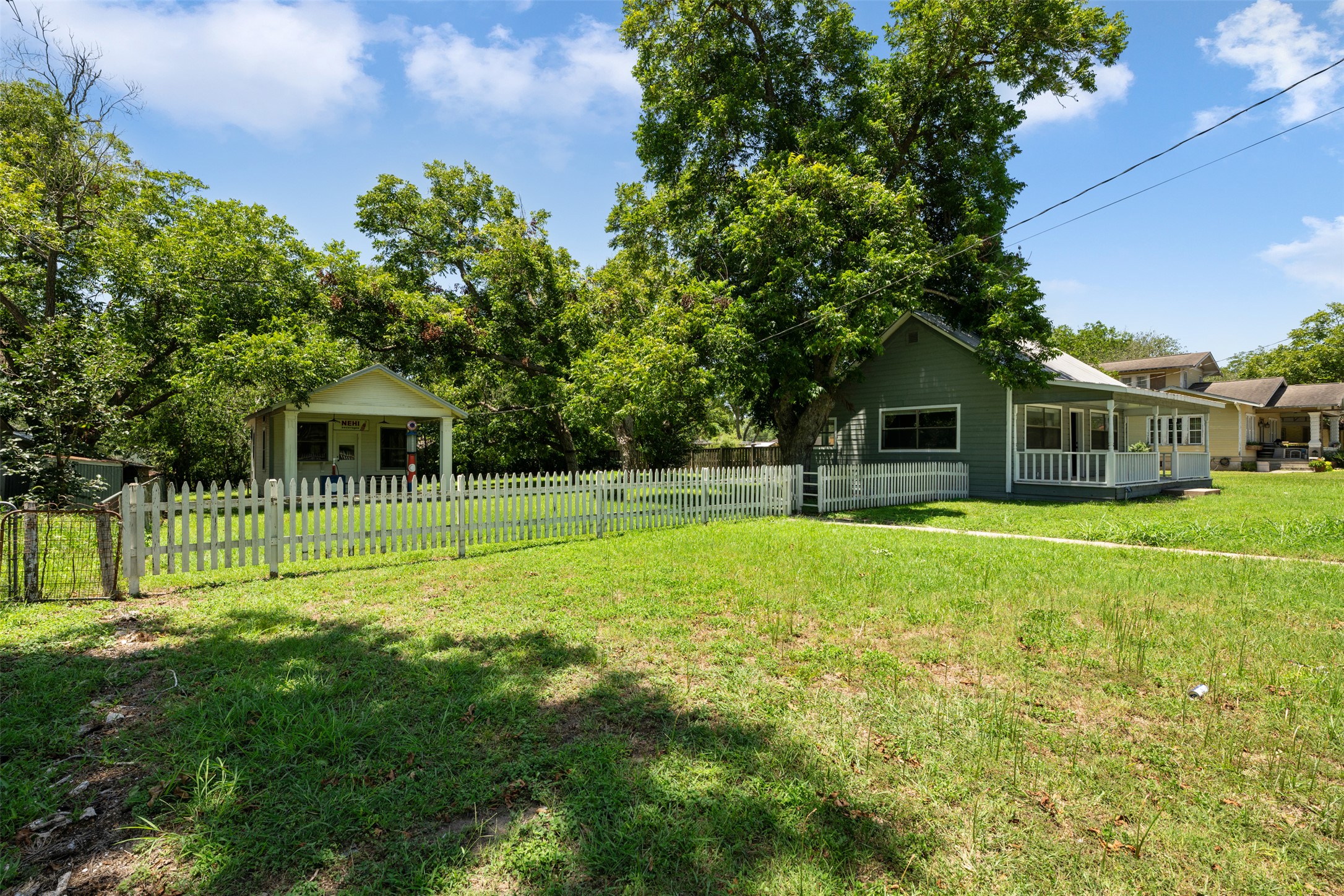 main property photo 16