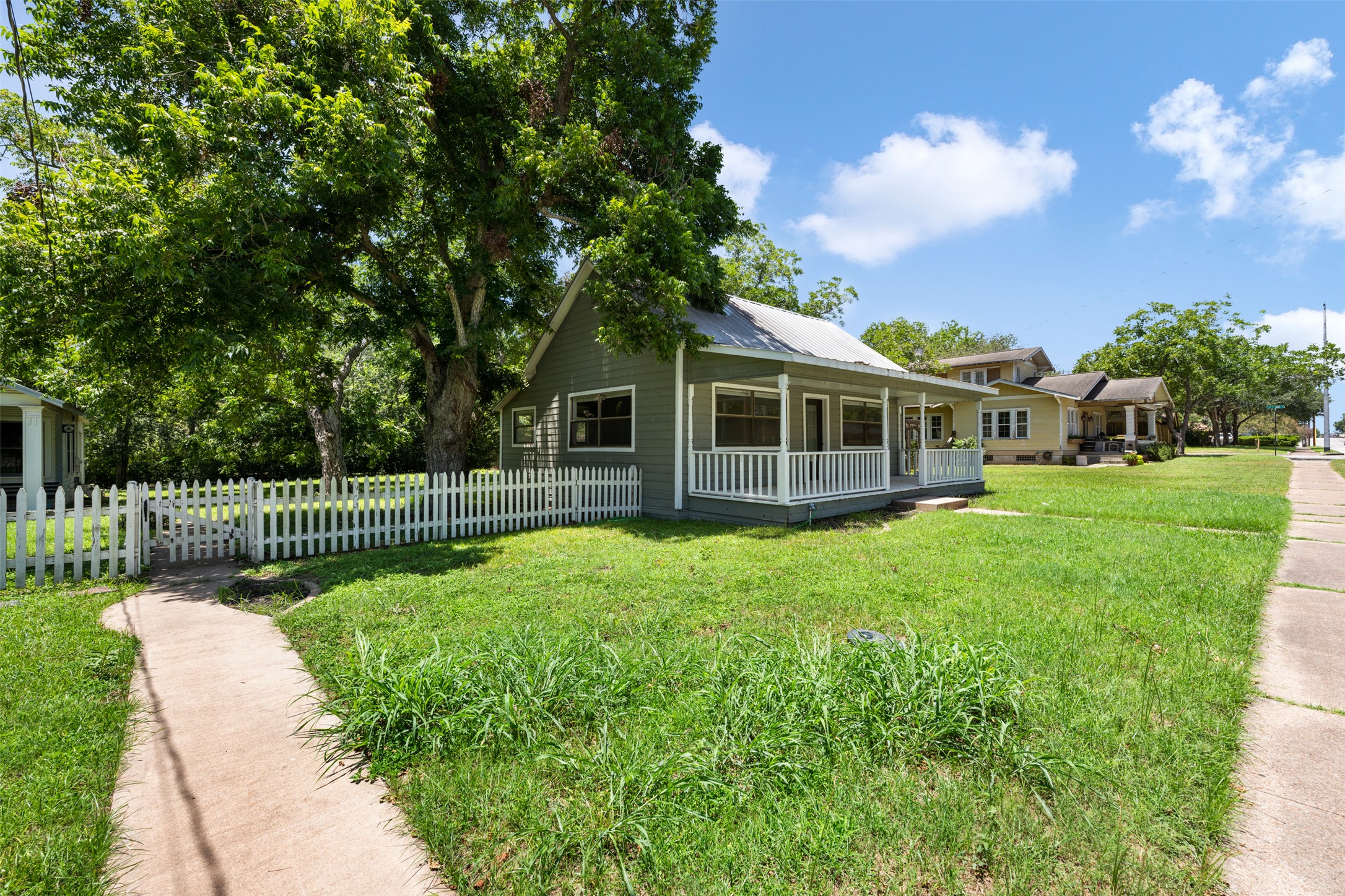 main property photo 17