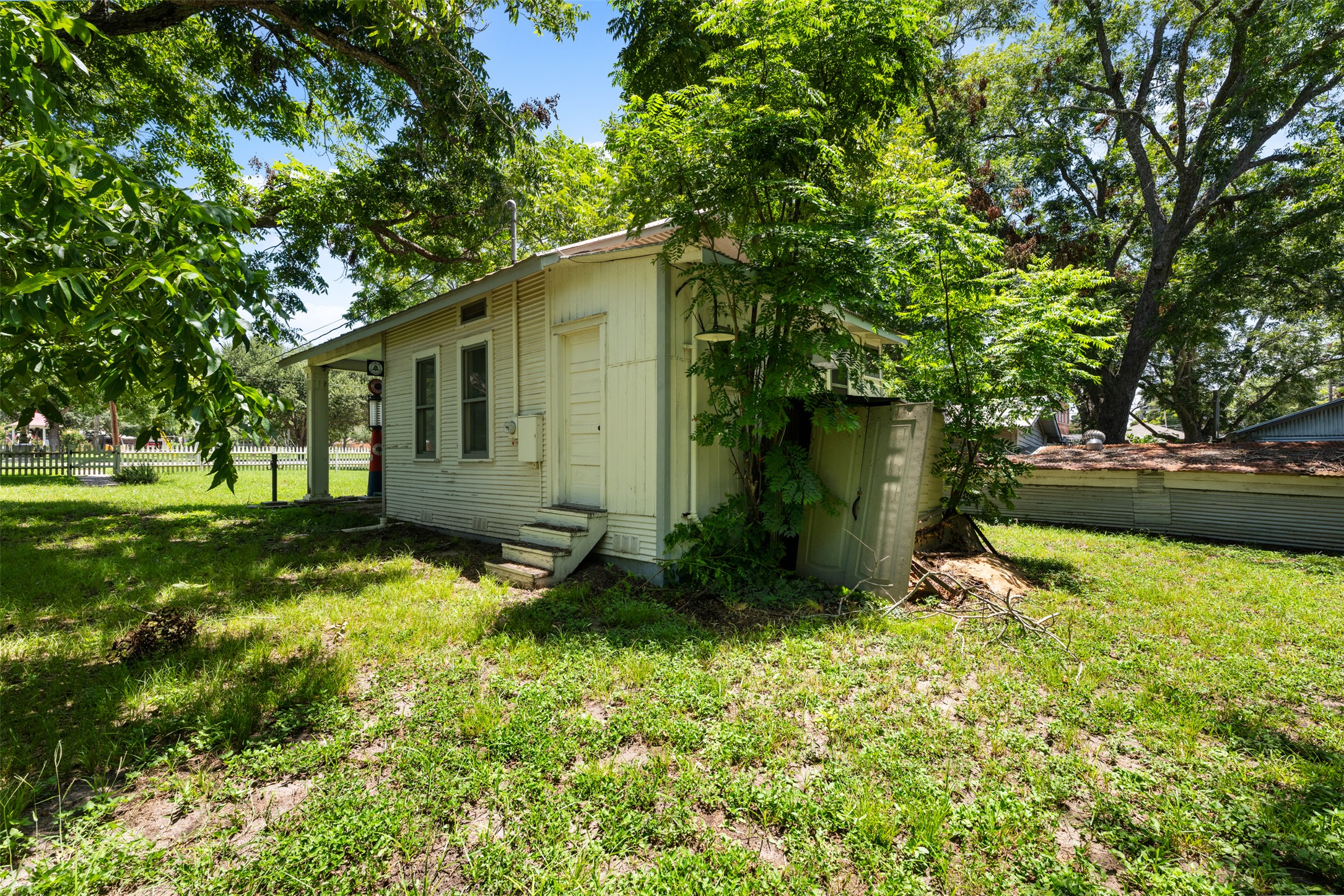 main property photo 24