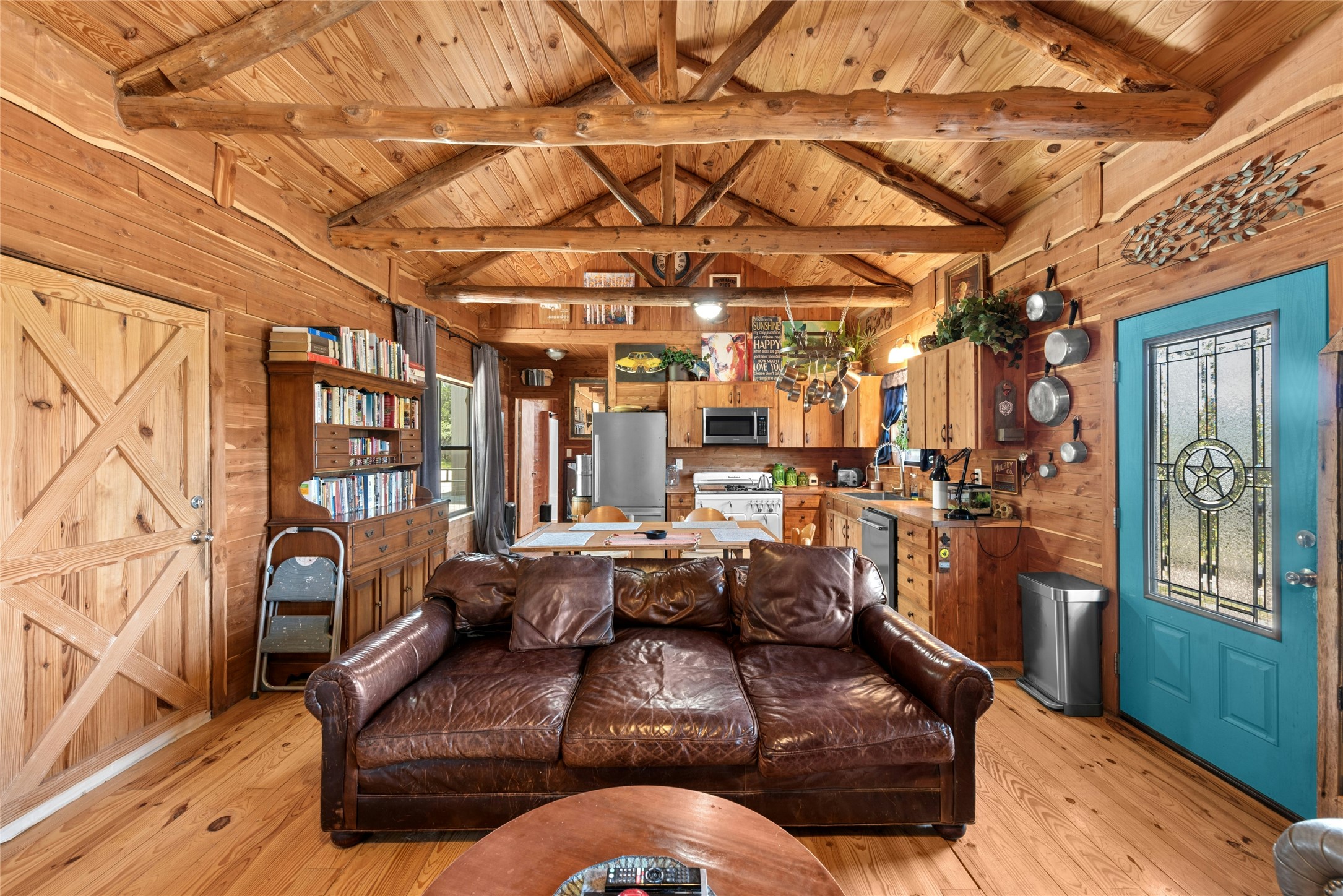 main property photo 10