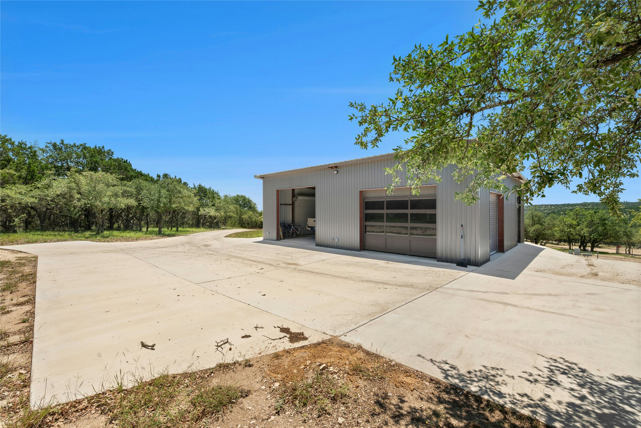 main property photo 34
