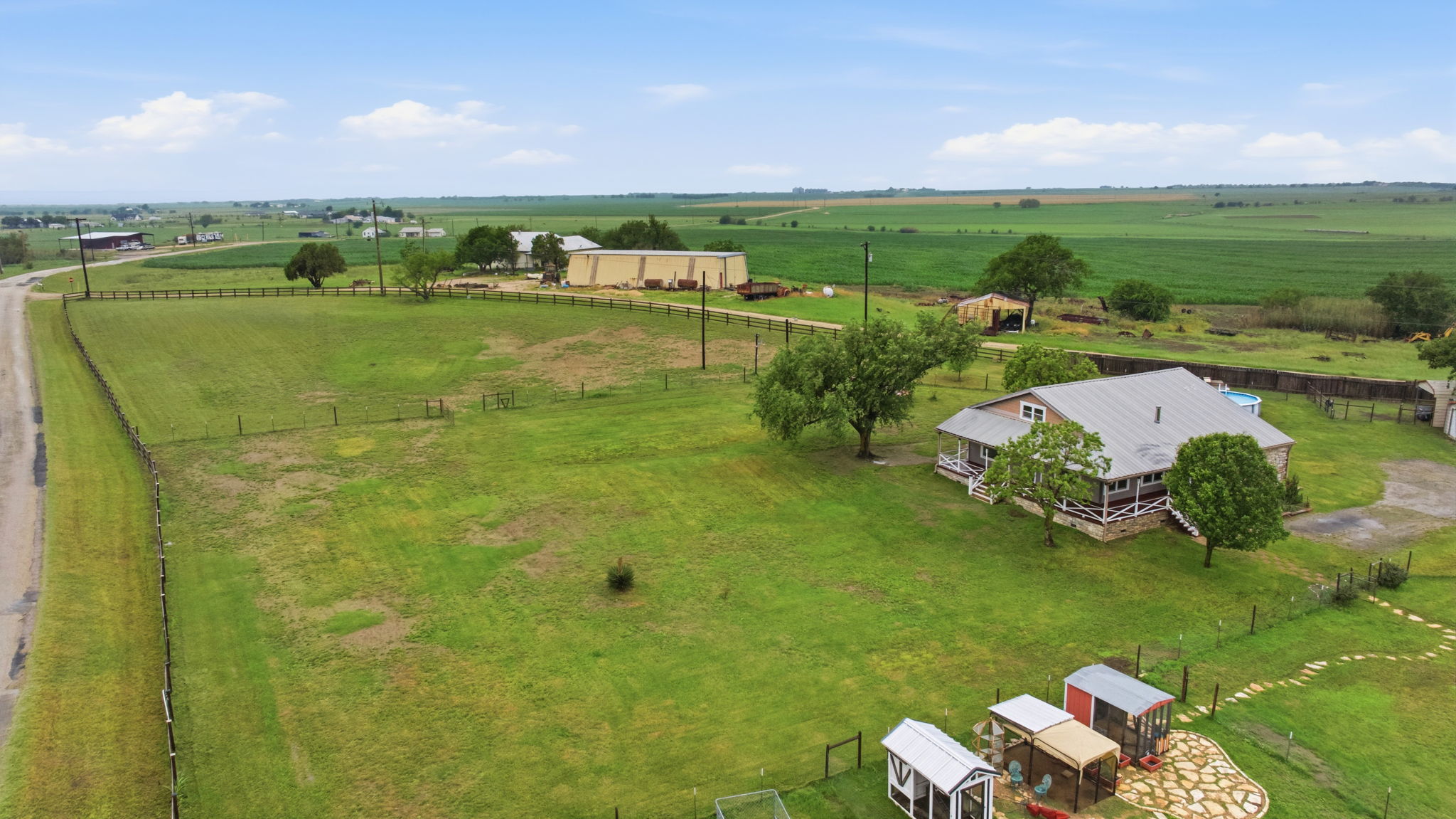 main property photo 32
