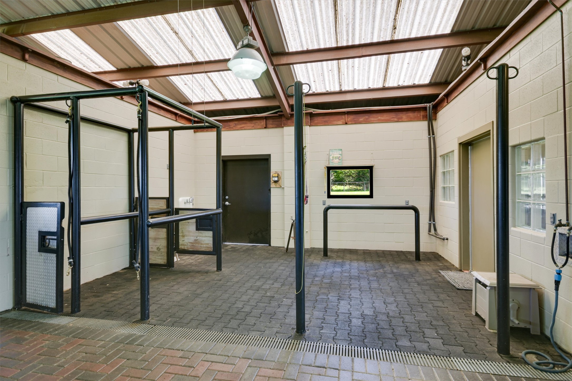 main property photo 29