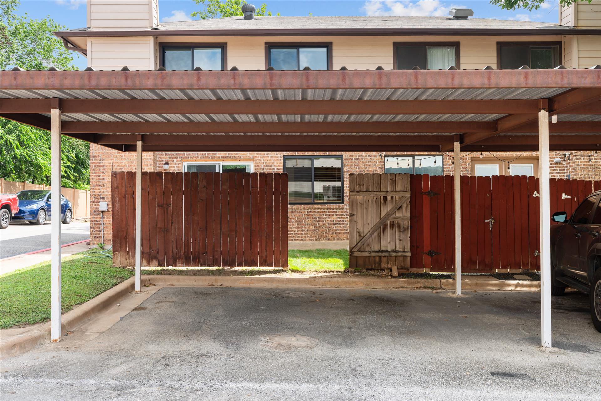 main property photo 30