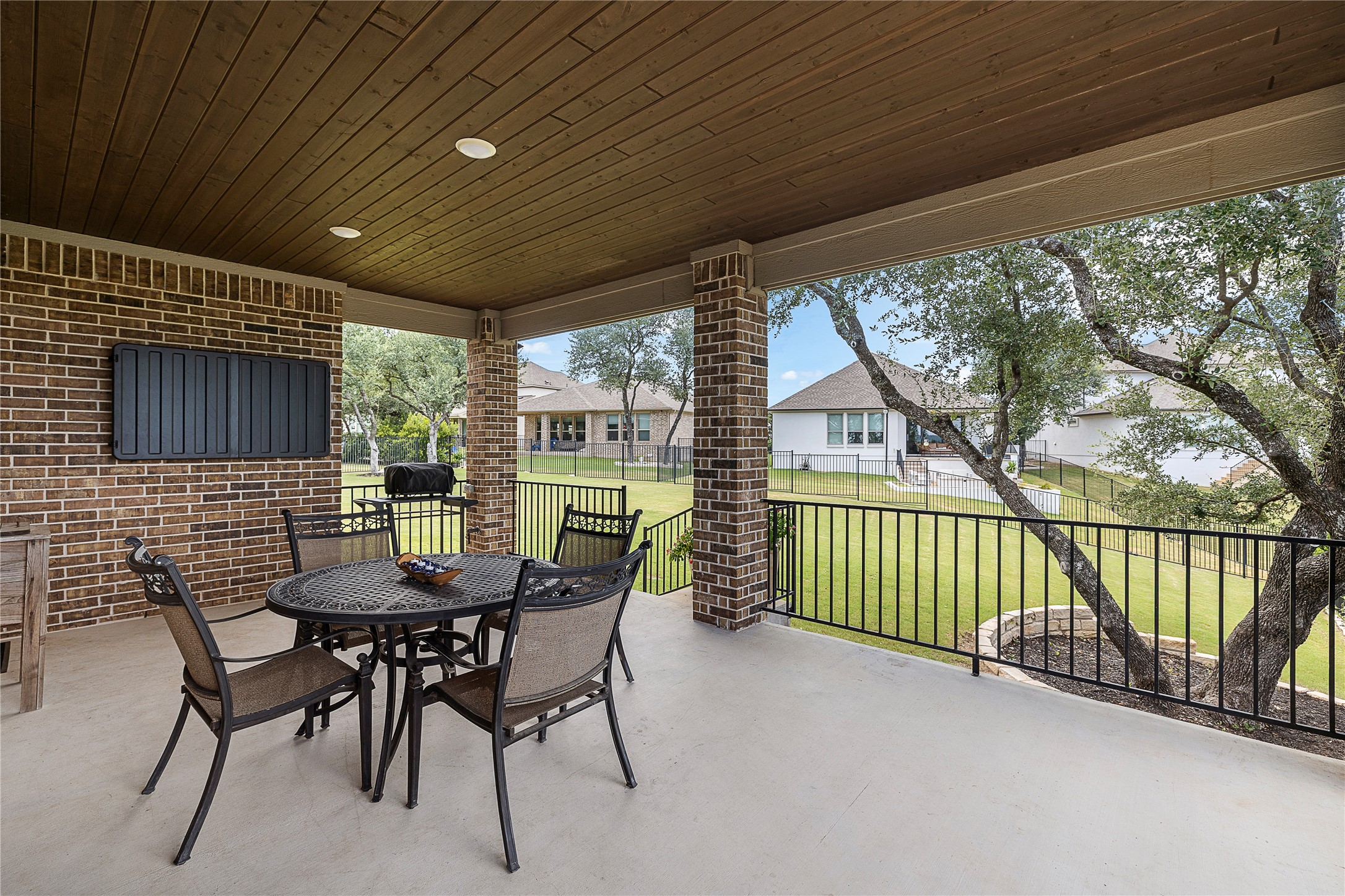 main property photo 21