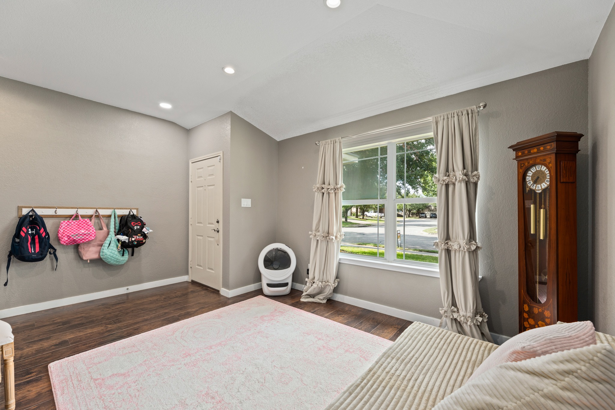main property photo 19