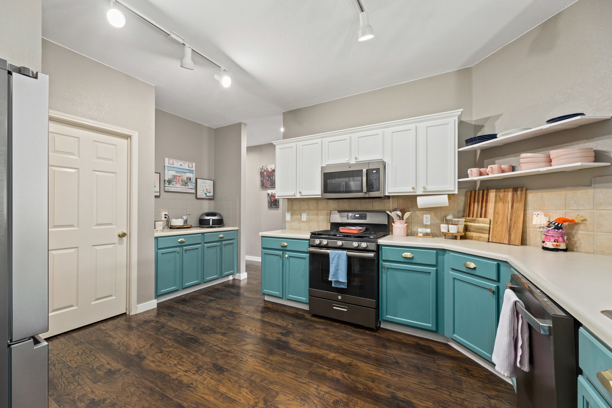 main property photo 7