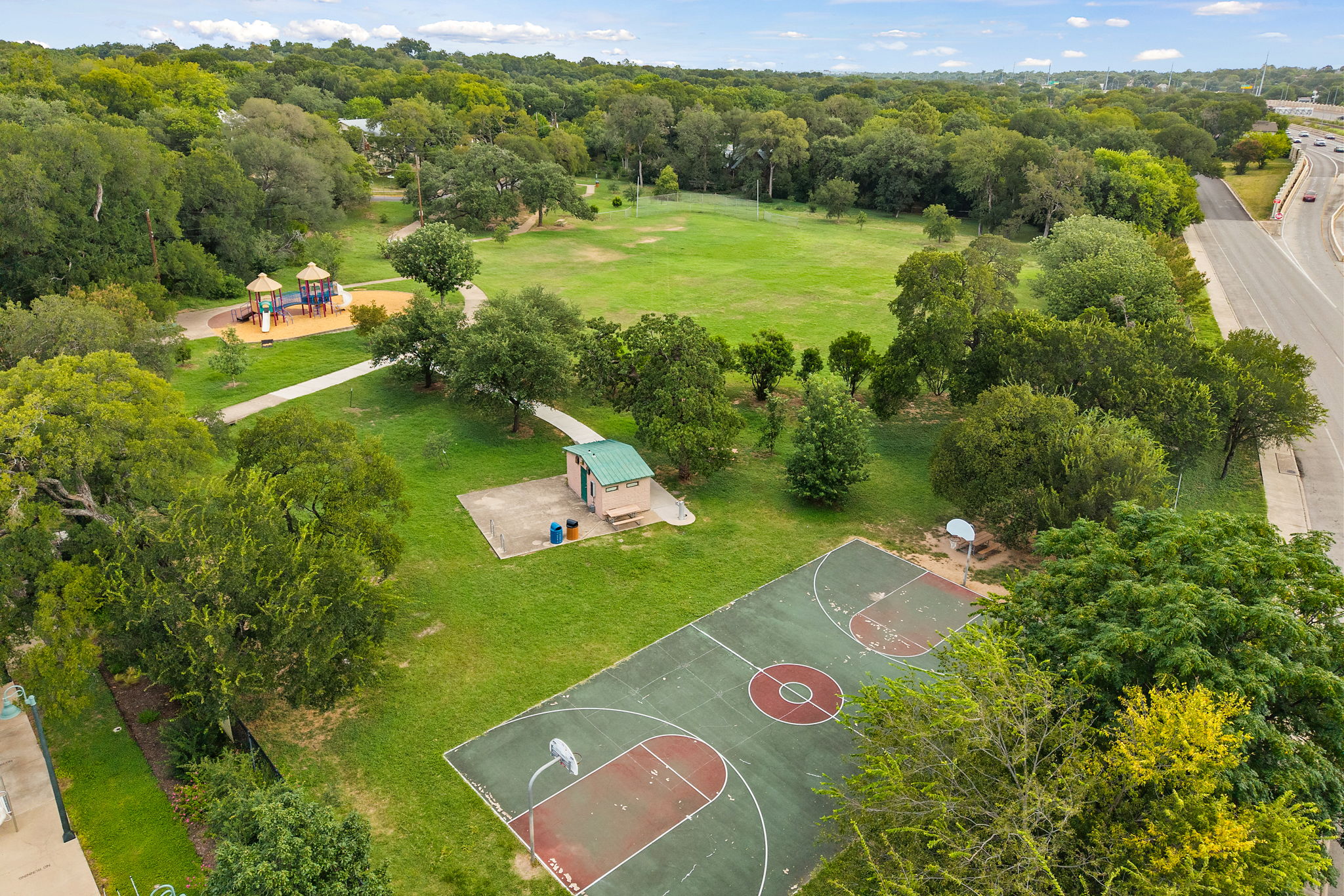 main property photo 32