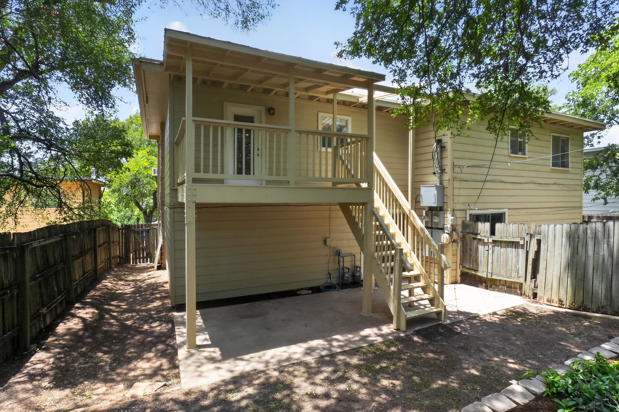 main property photo 28