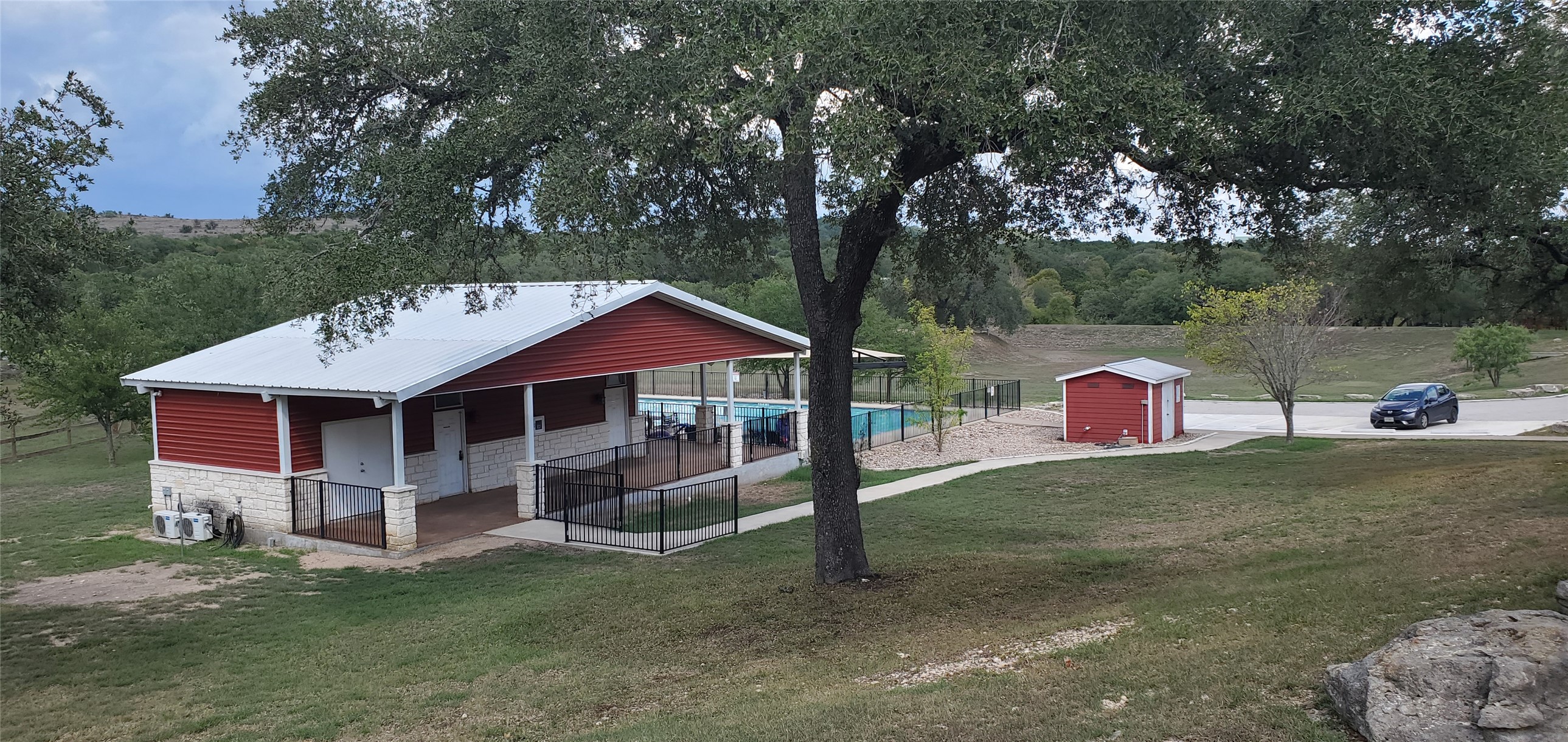 main property photo 14