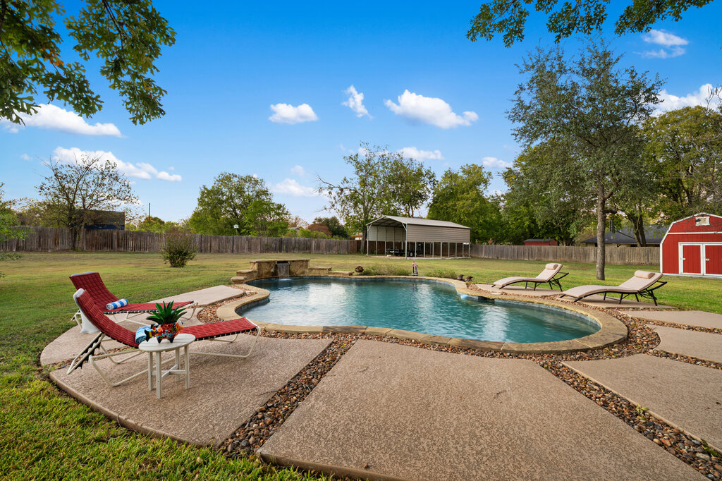 main property photo 21