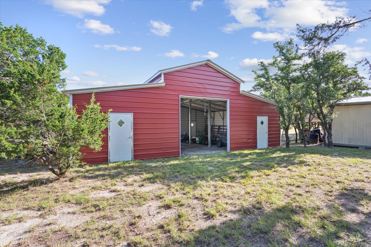 main property photo 19