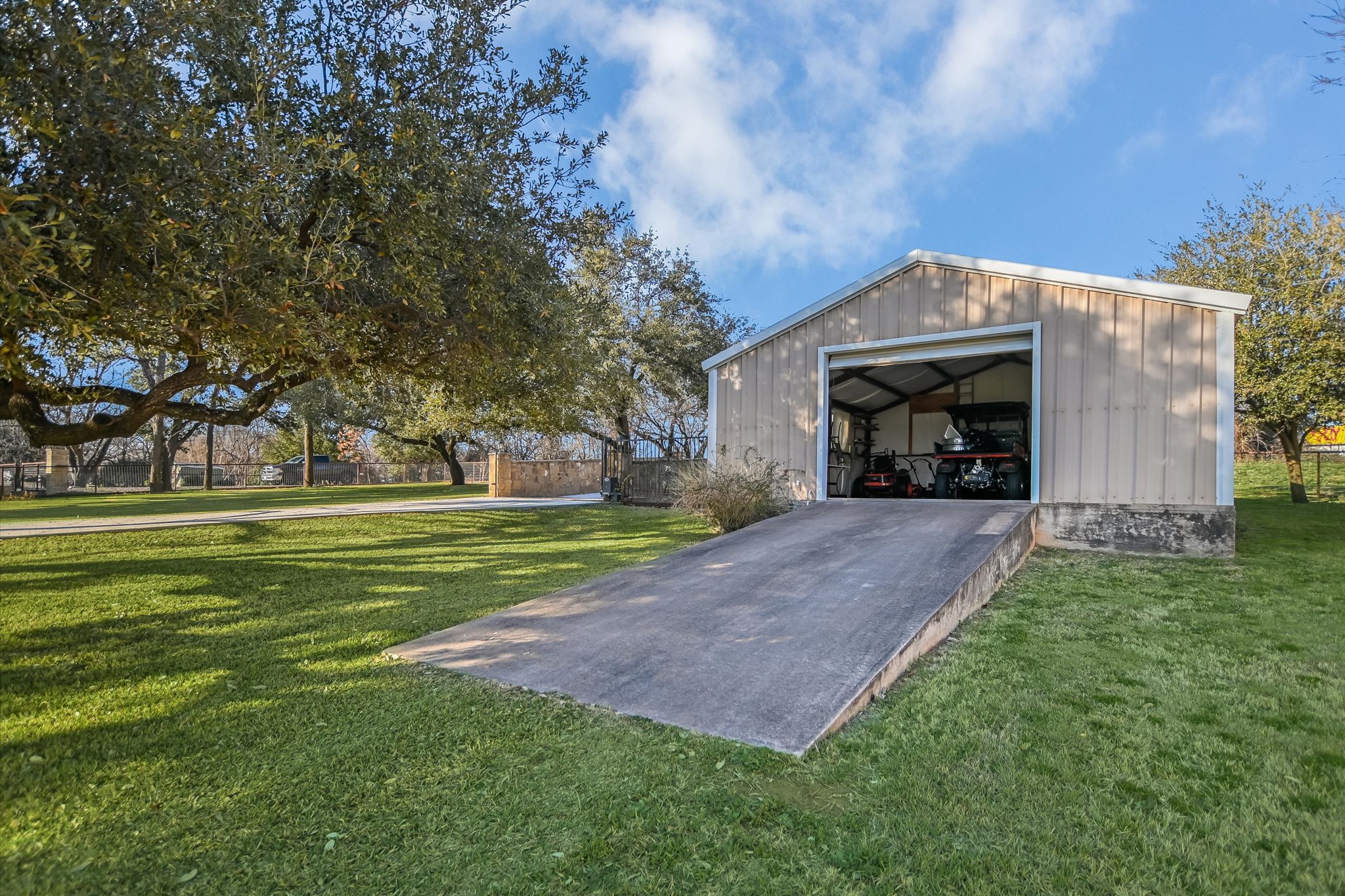 main property photo 37