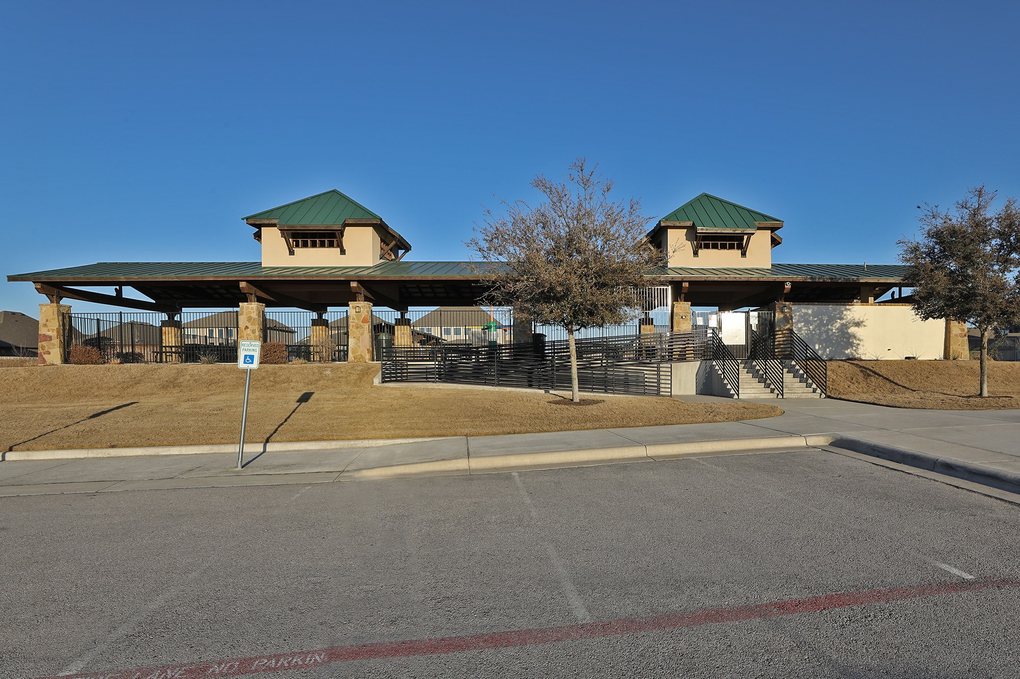main property photo 37