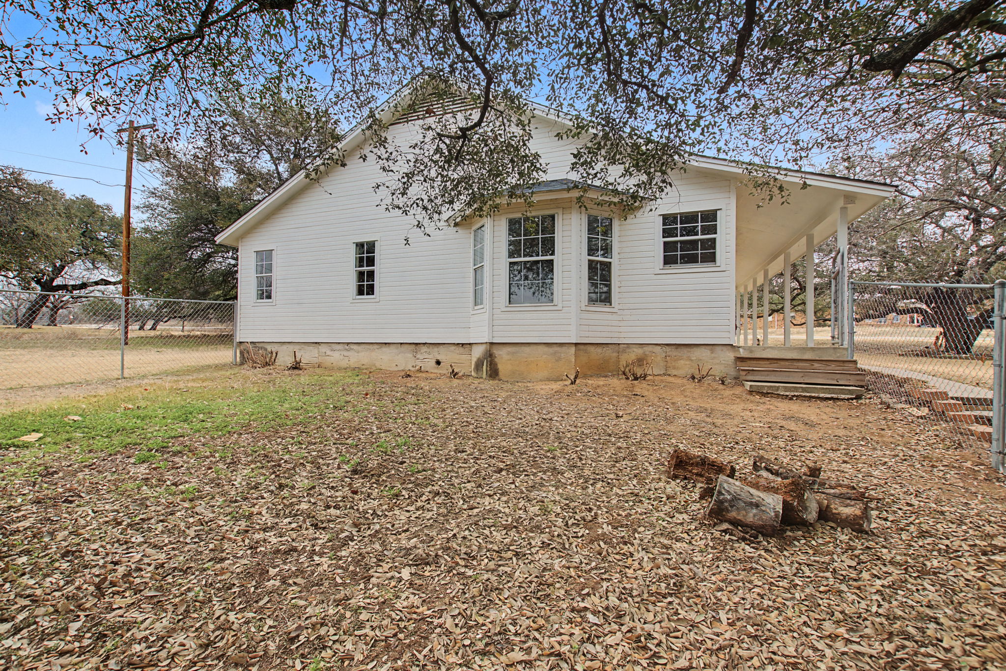 main property photo 8
