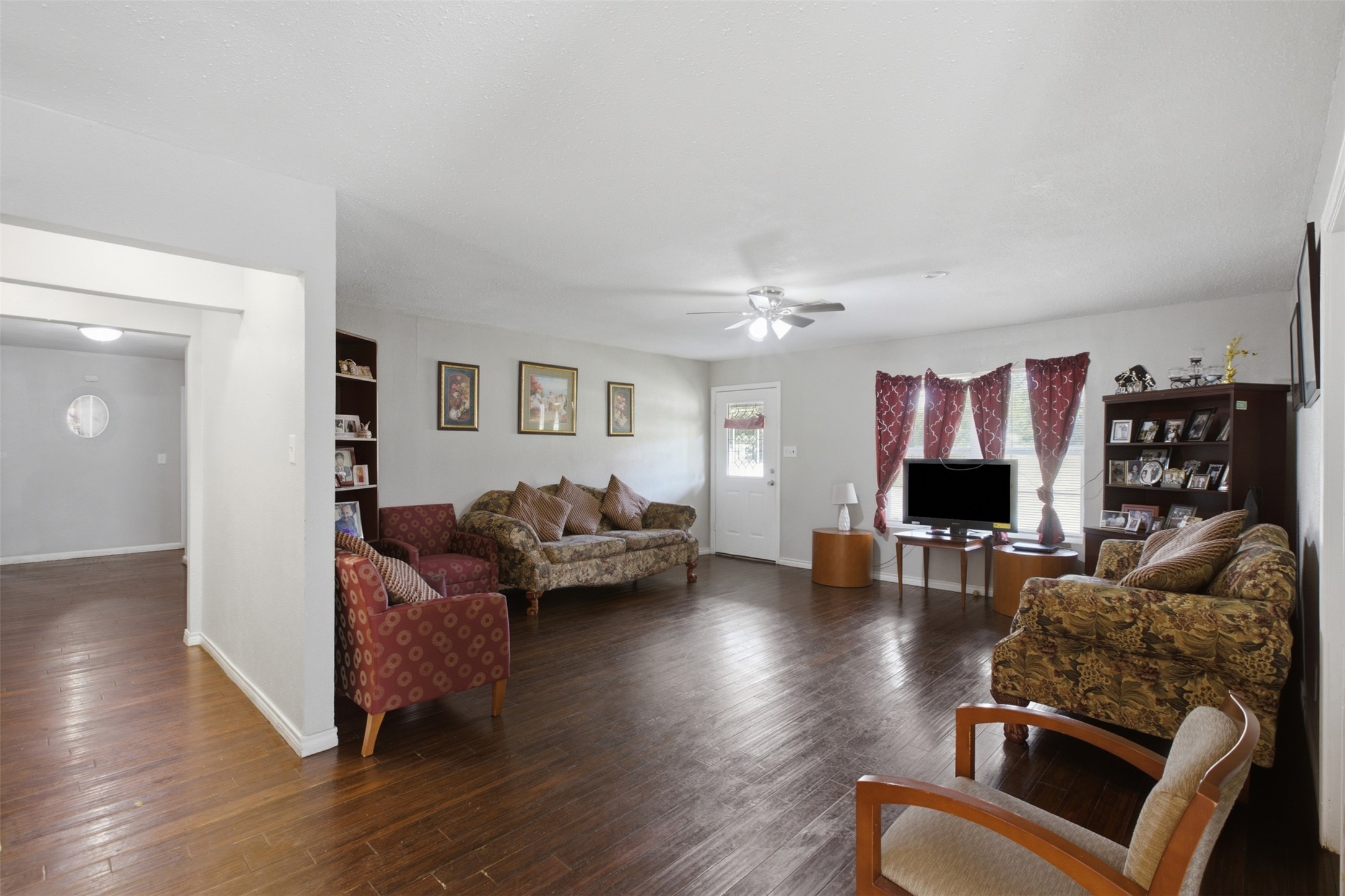 main property photo 5