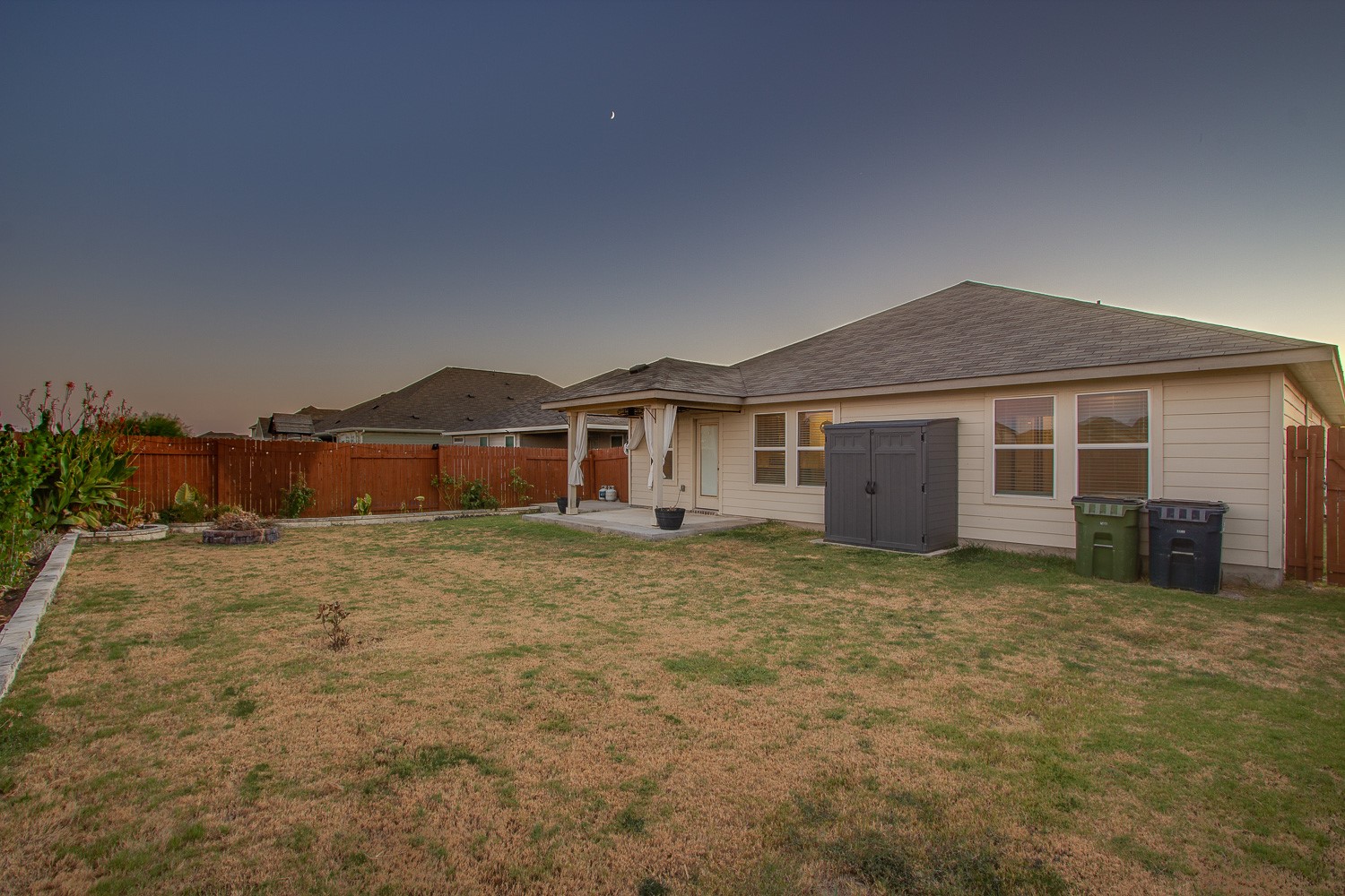 main property photo 13