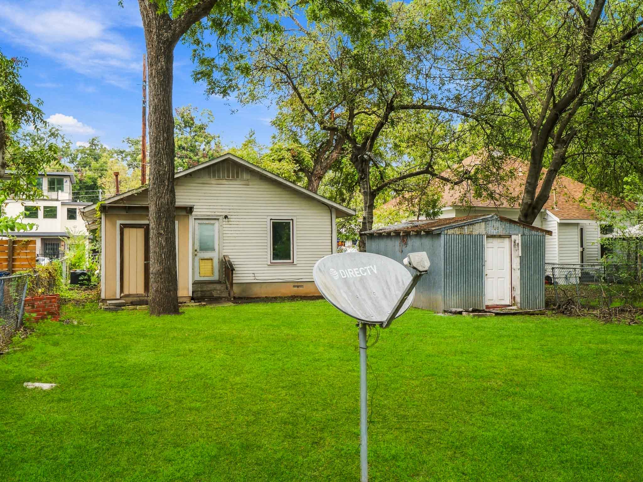 main property photo 6