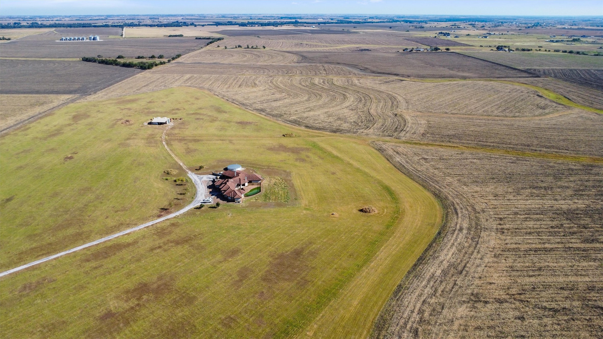 main property photo 38