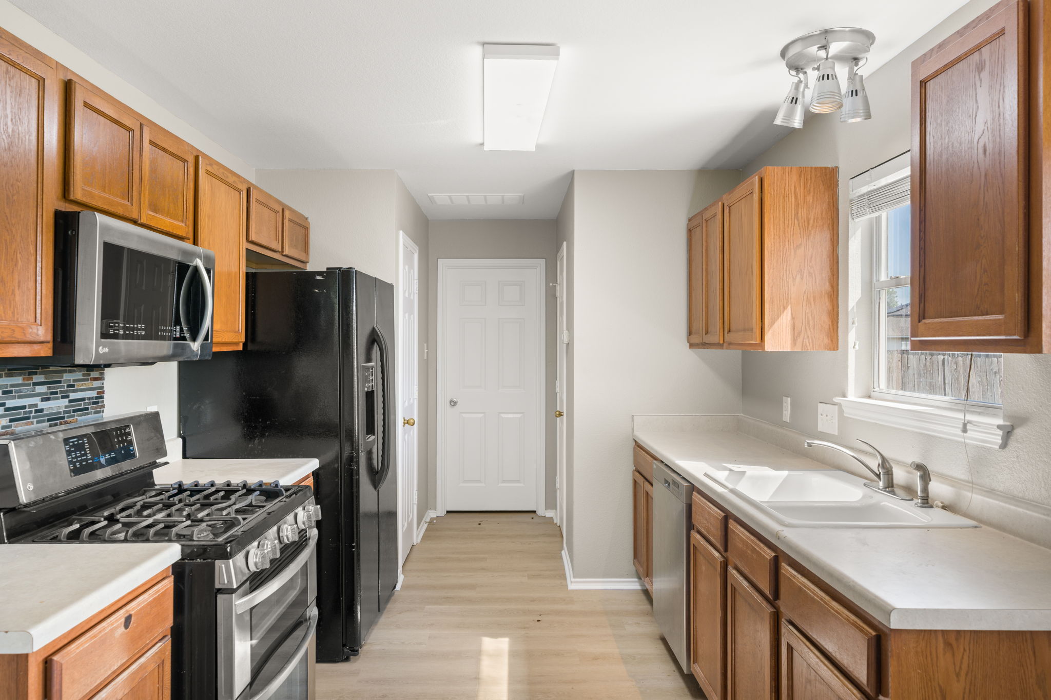 main property photo 12
