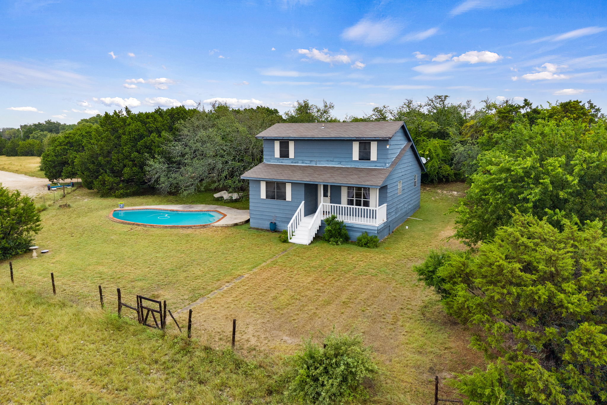 main property photo 3