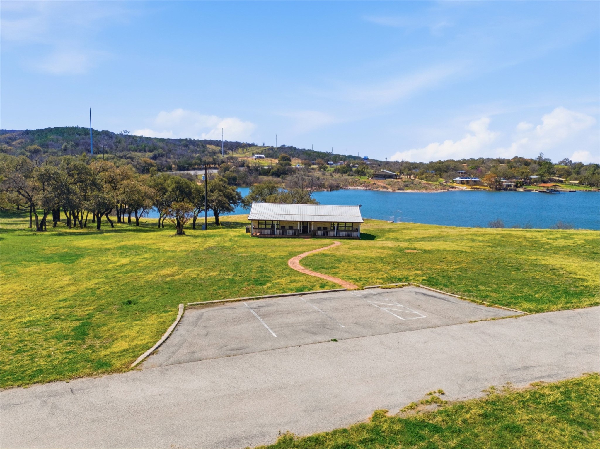 main property photo 8
