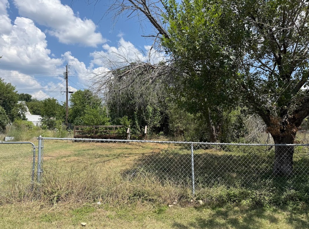 main property photo 14
