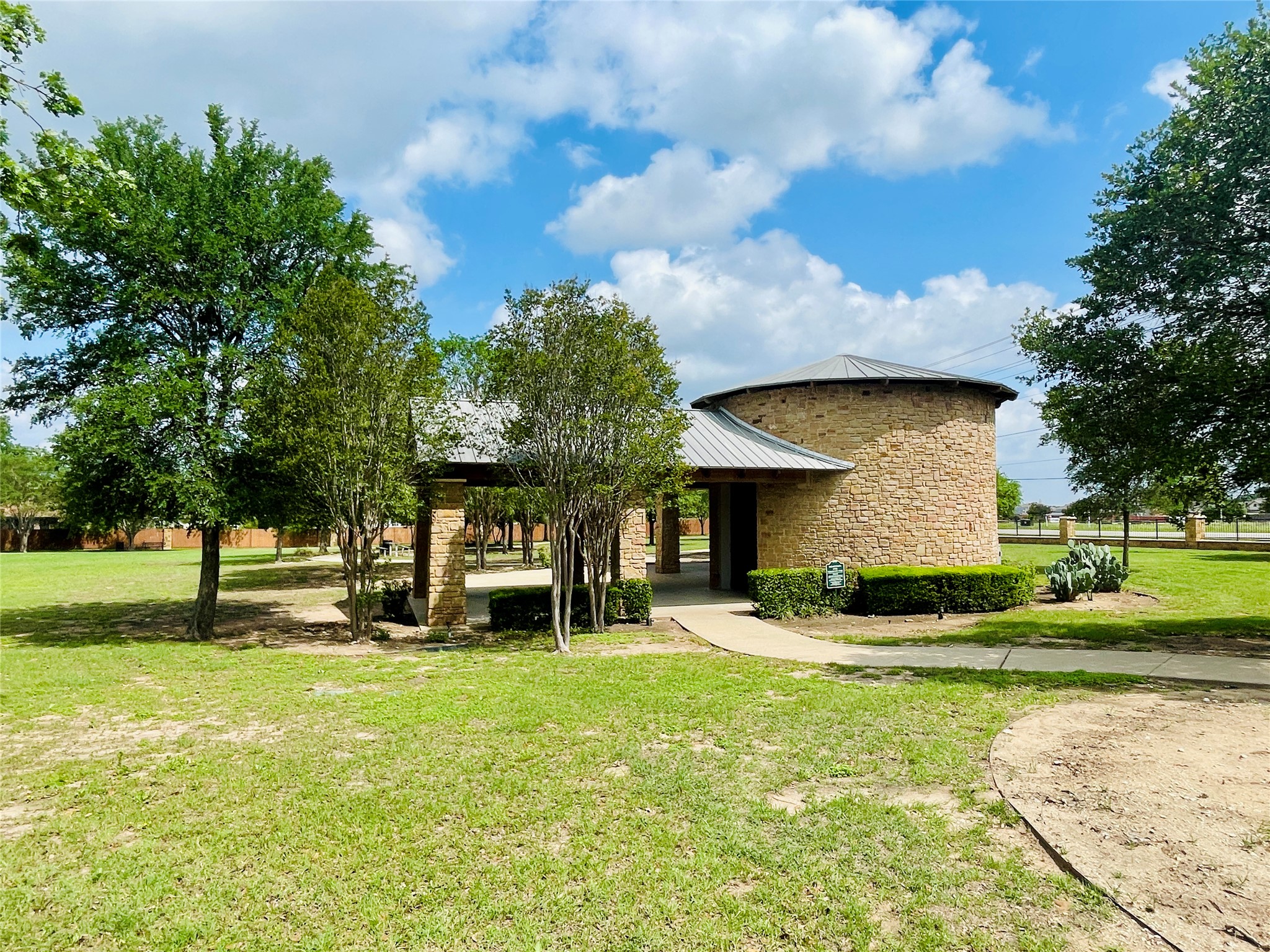 main property photo 21