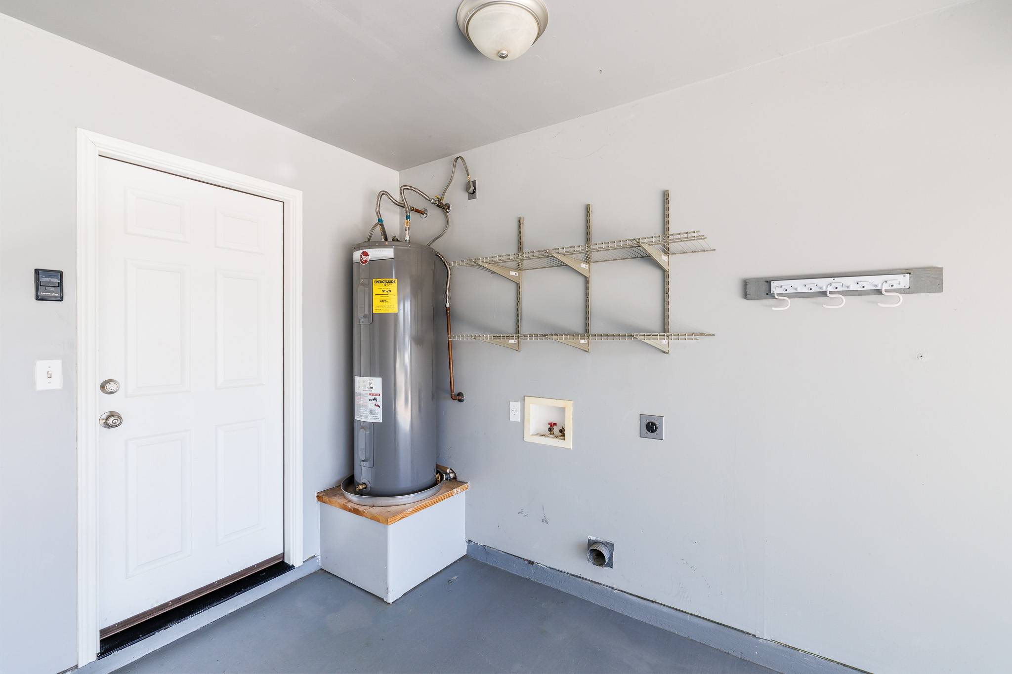 main property photo 27