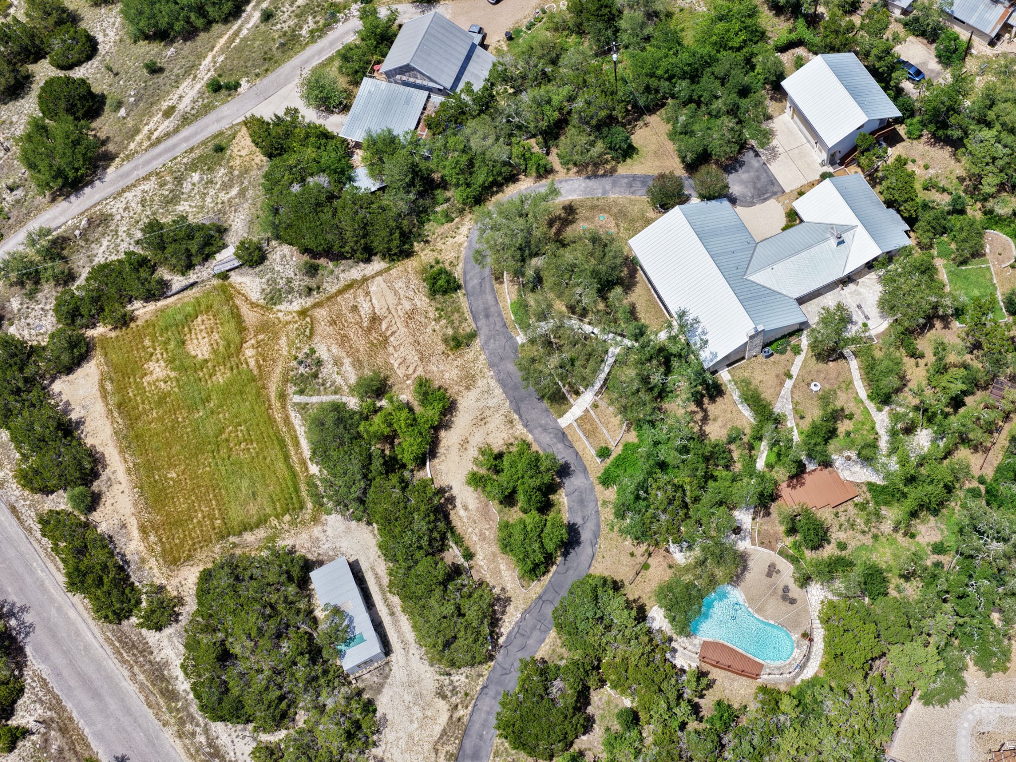 main property photo 5
