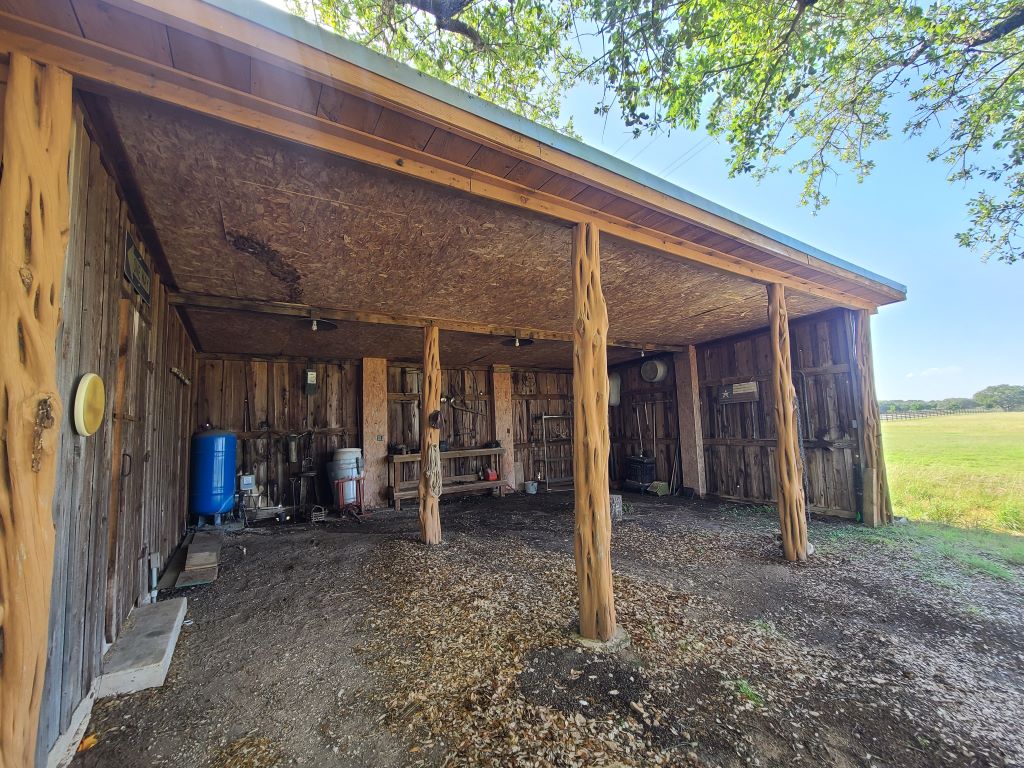 main property photo 17