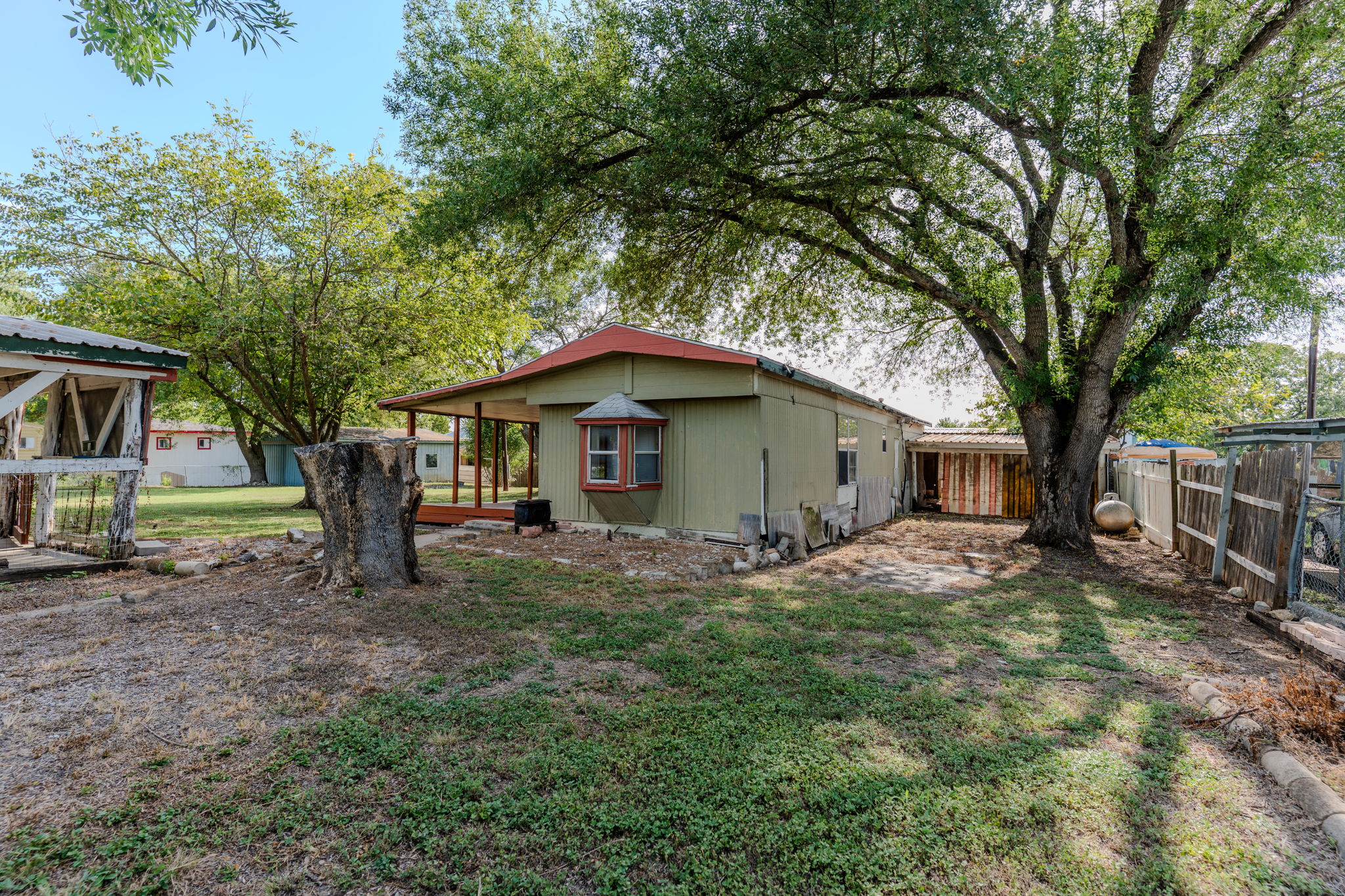 main property photo 18