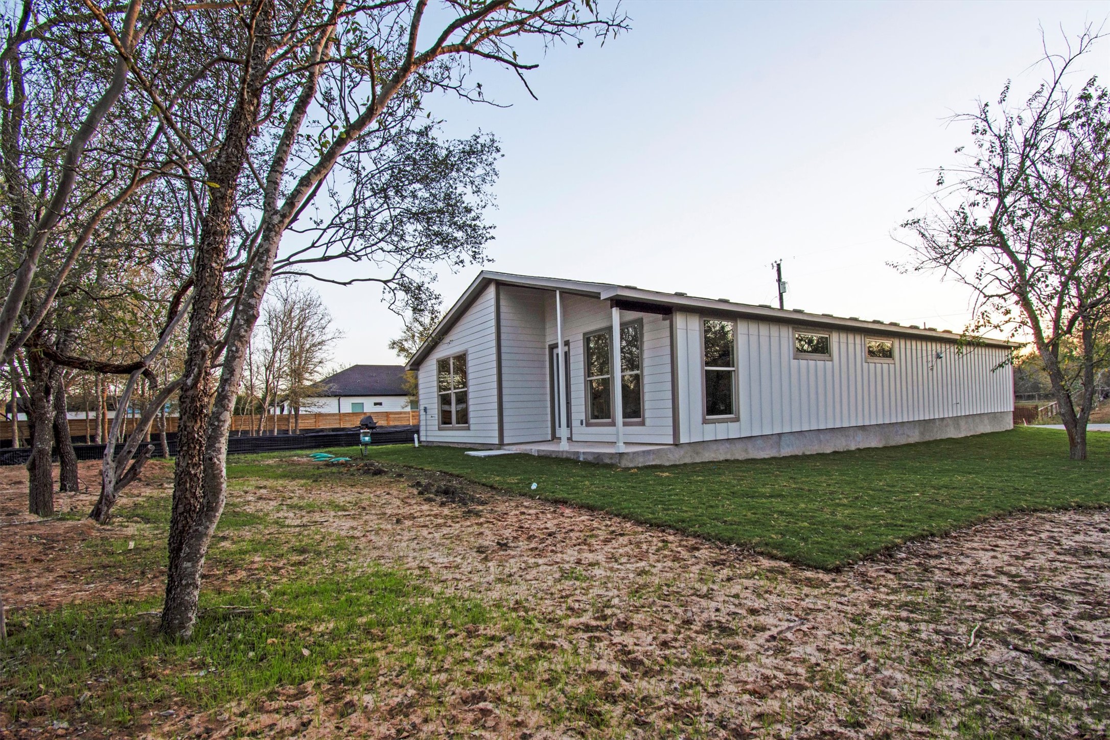 main property photo 30