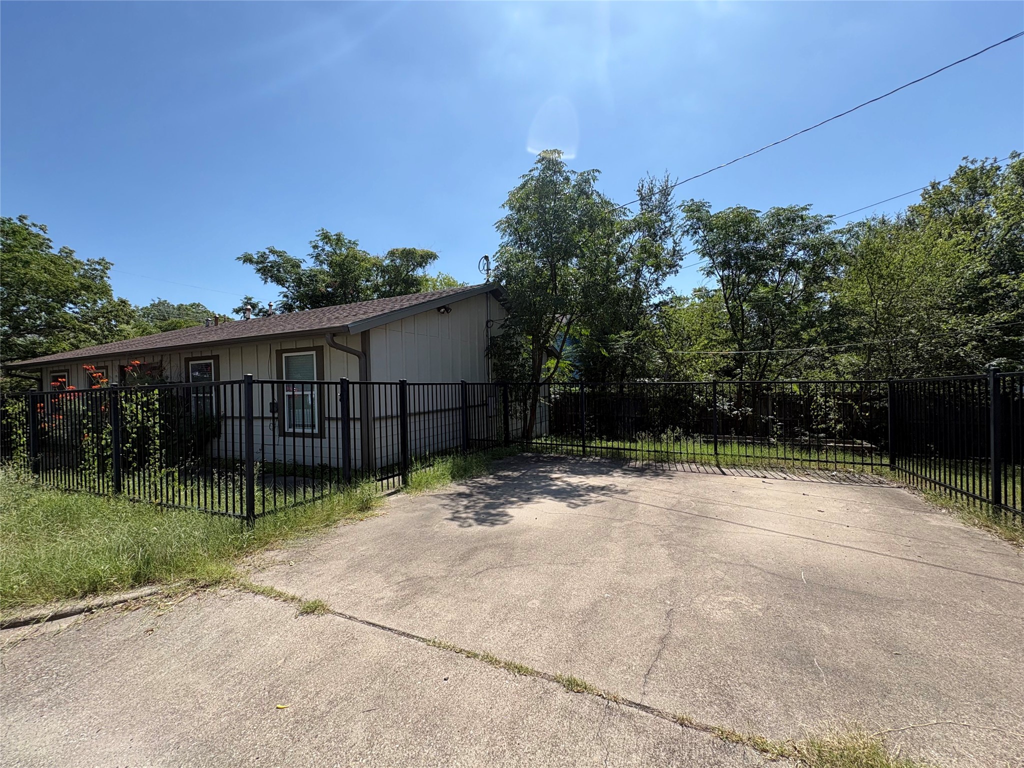 main property photo 27