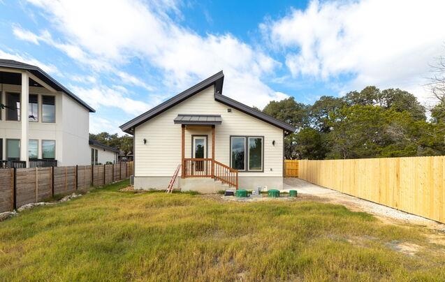 main property photo 17