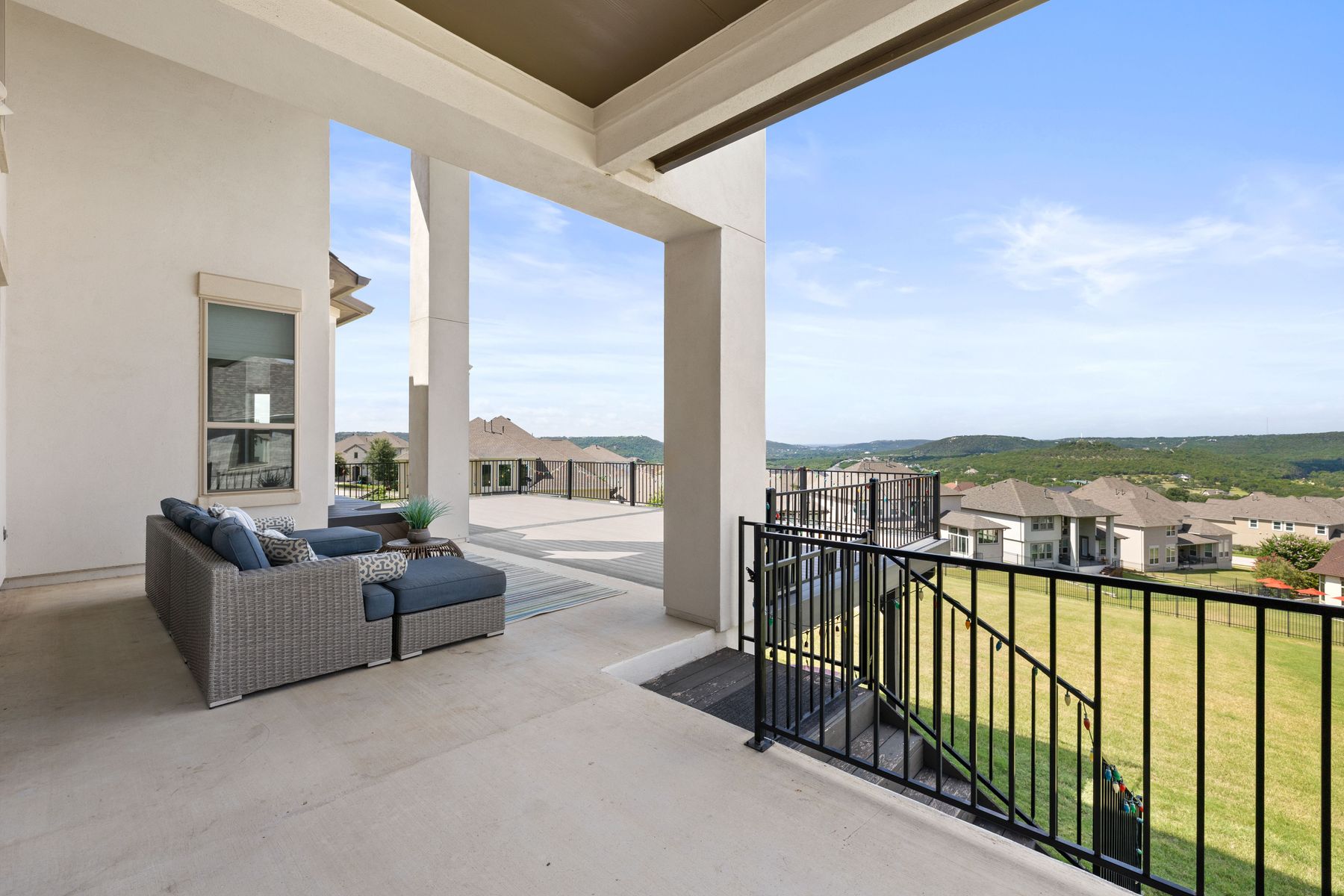main property photo 35