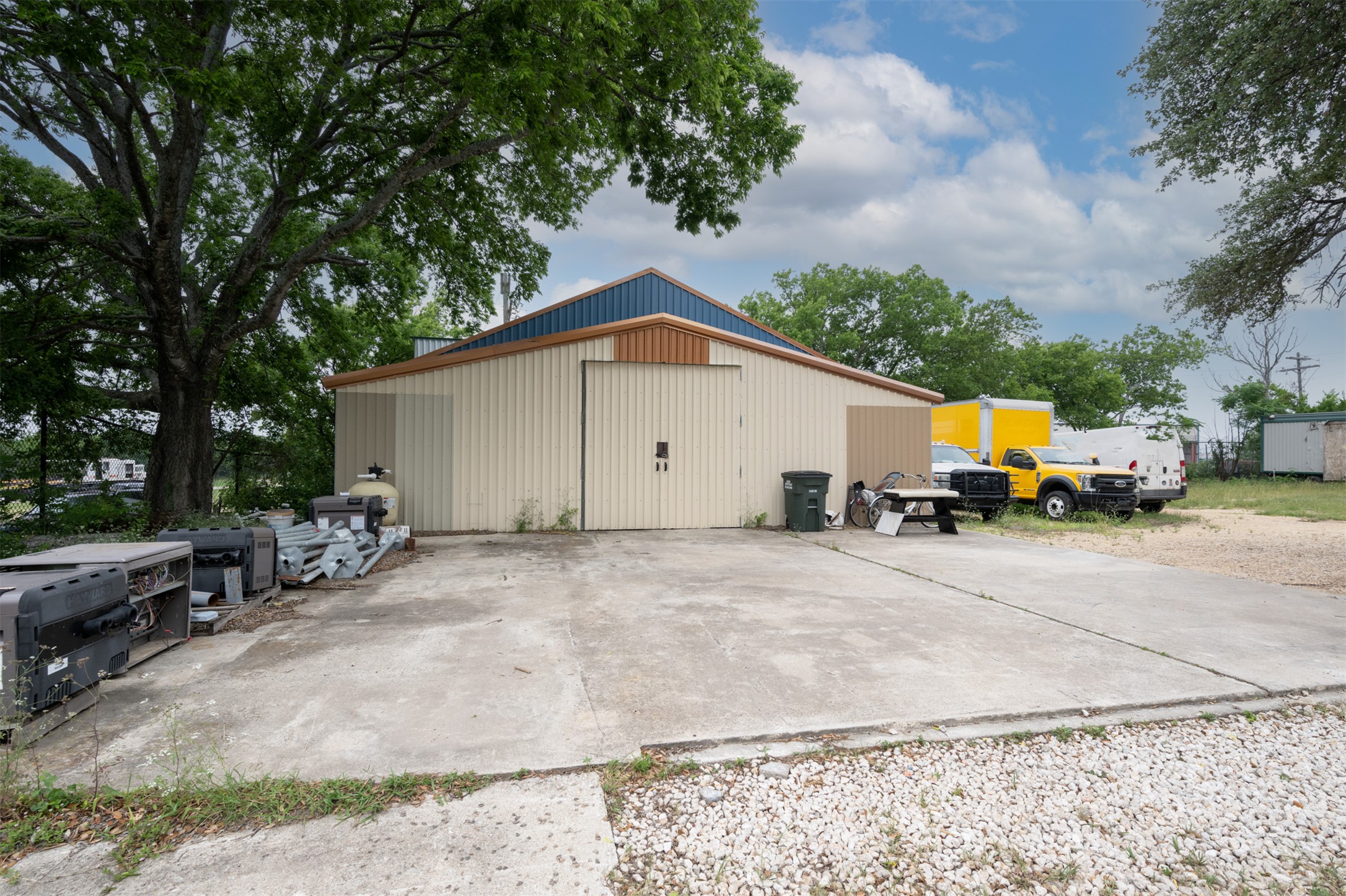 main property photo 7