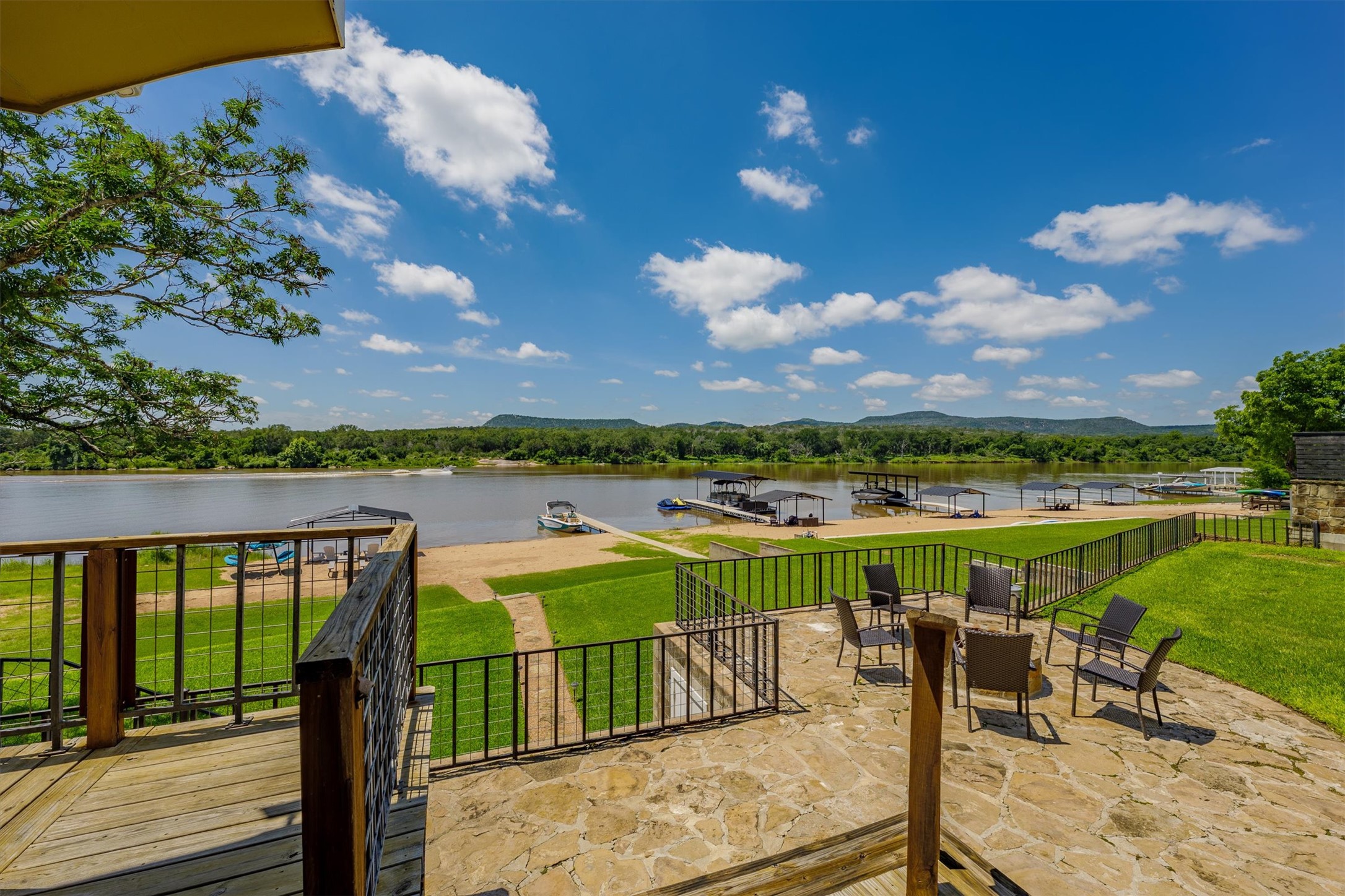 main property photo 24