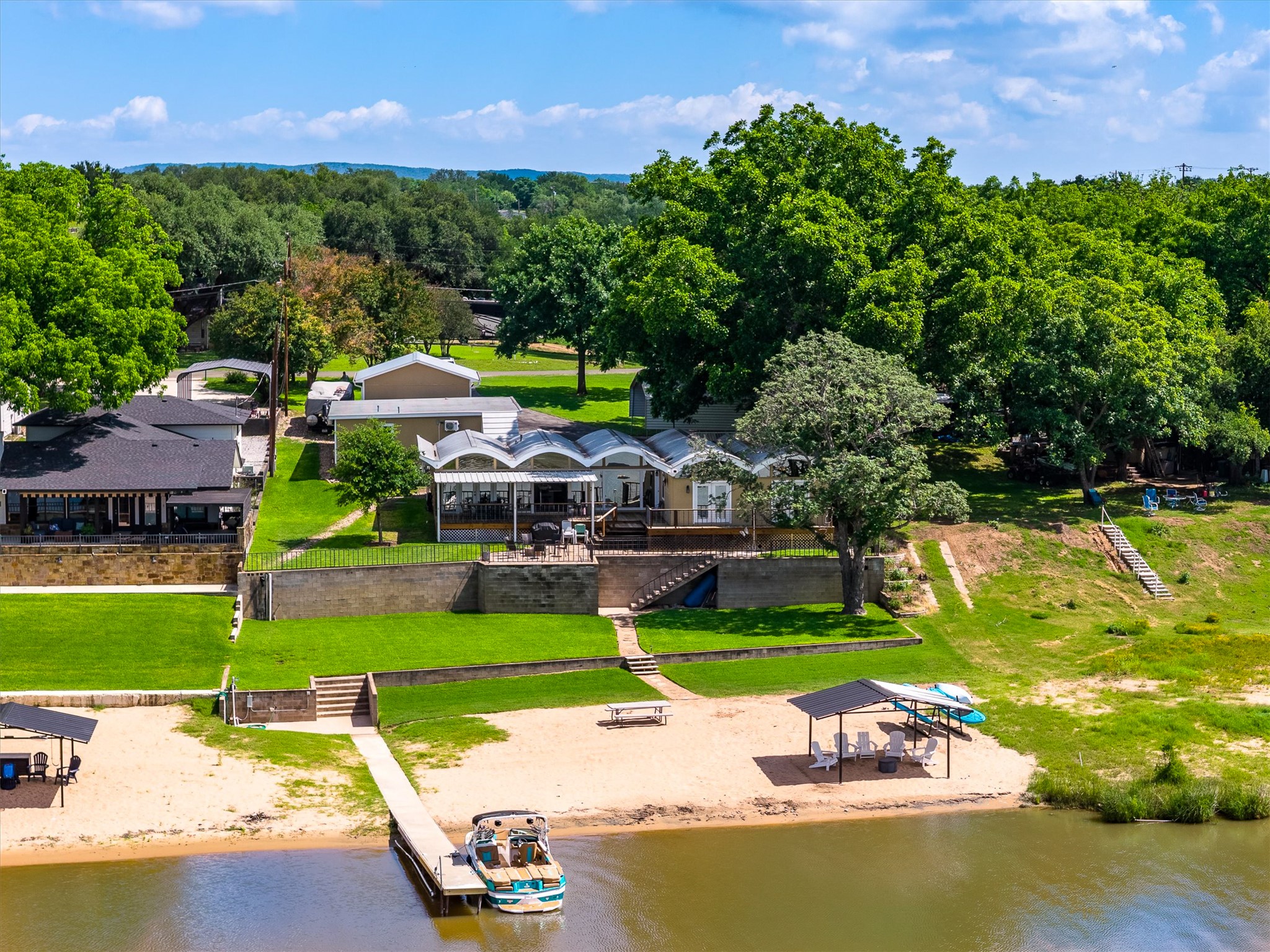 main property photo 36