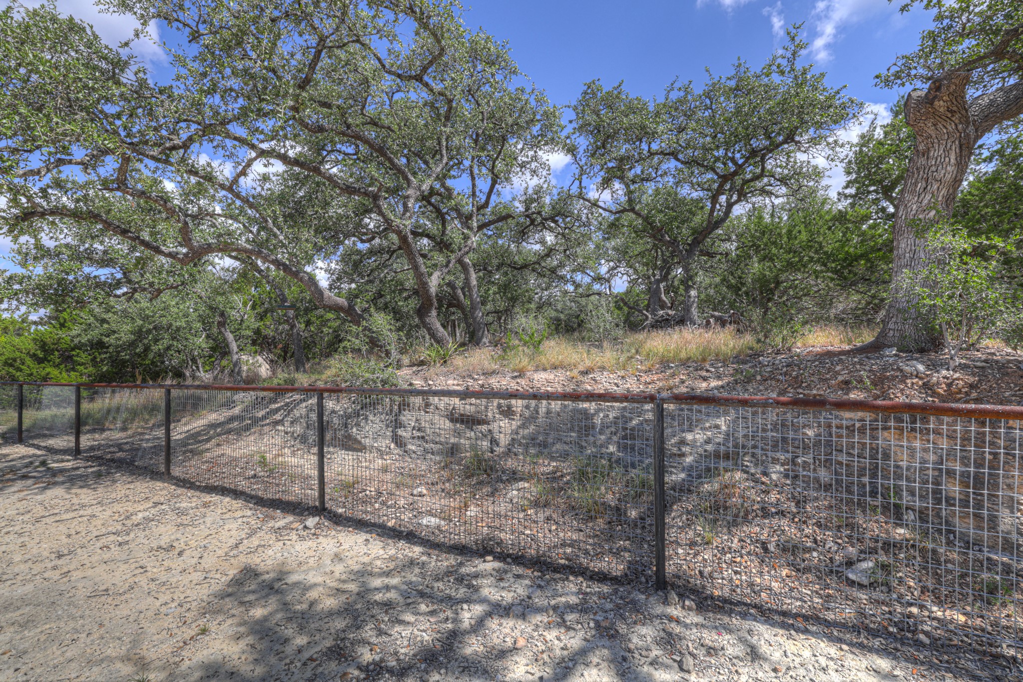 main property photo 27