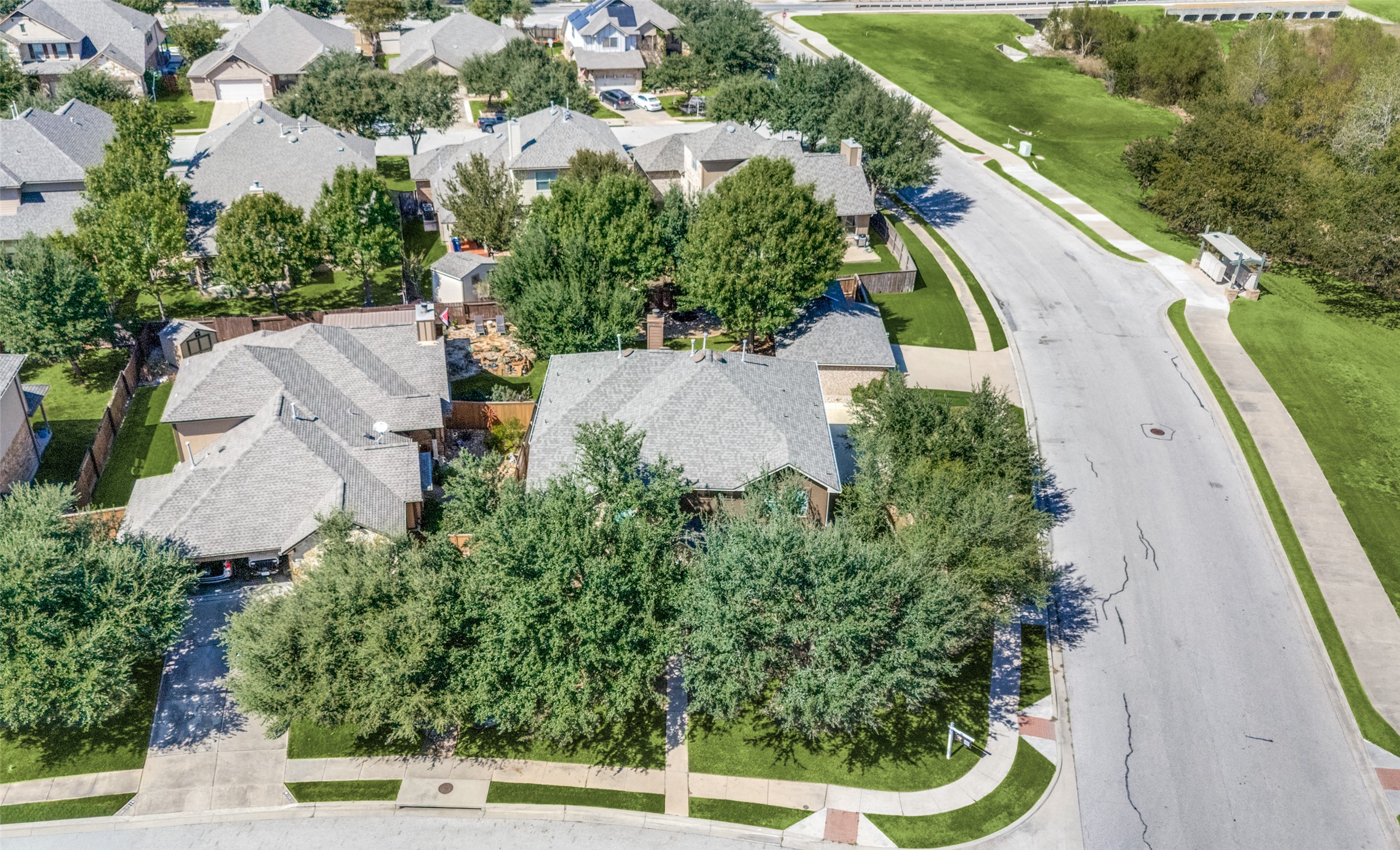 main property photo 28