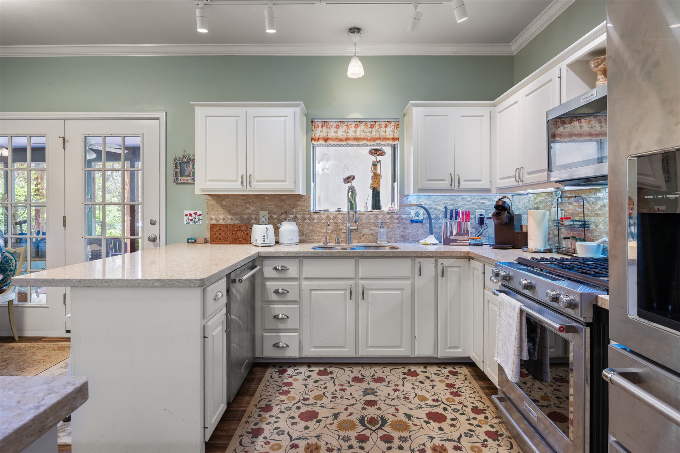 main property photo 16