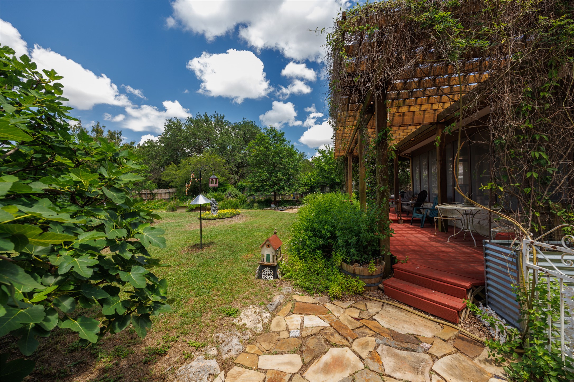 main property photo 9