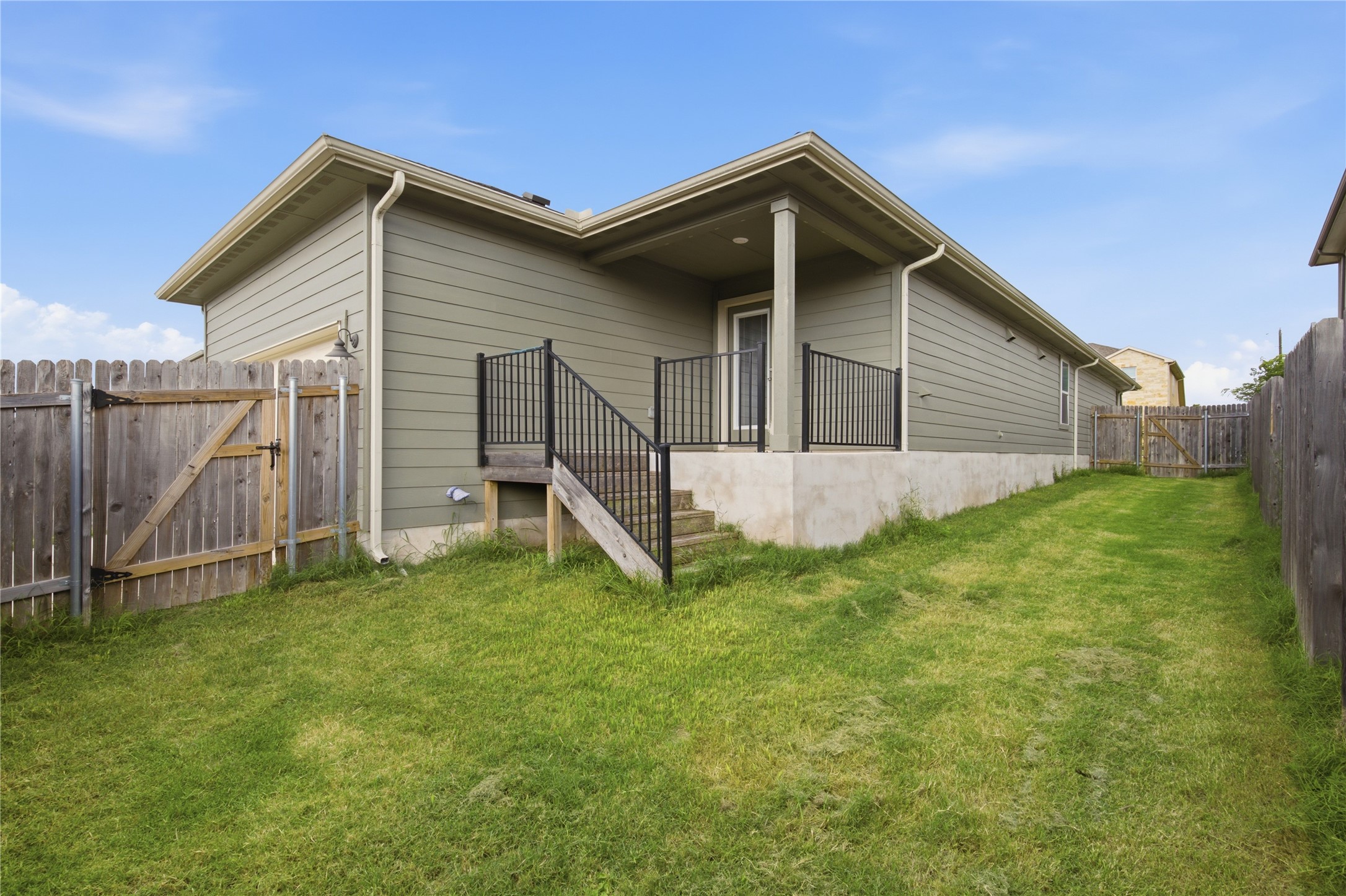 main property photo 28