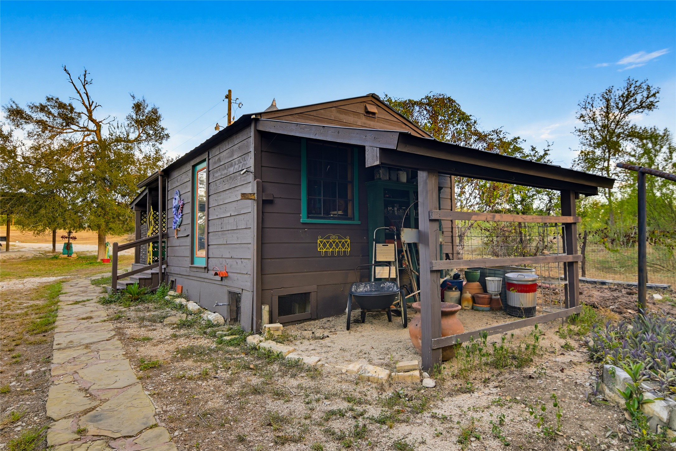 main property photo 31