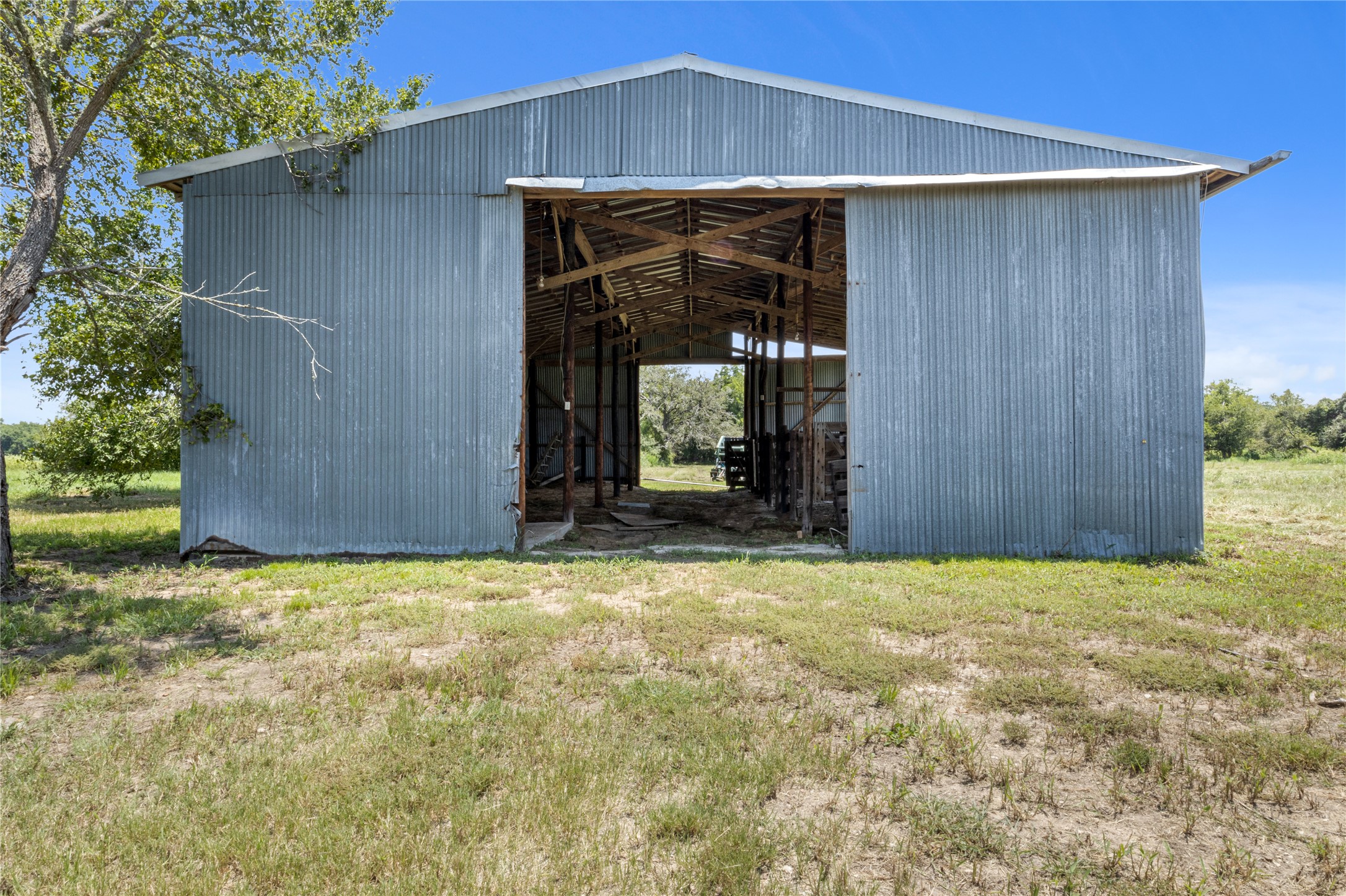 main property photo 14
