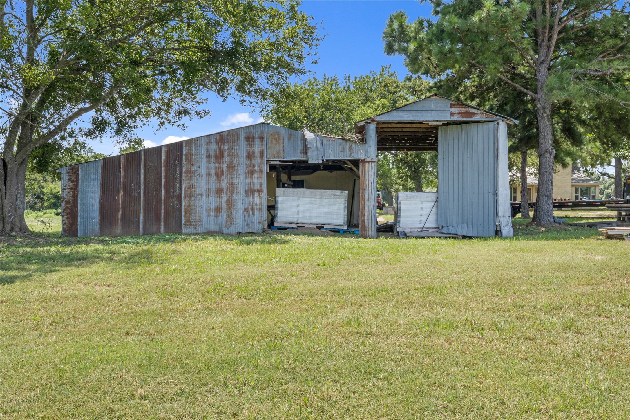 main property photo 18