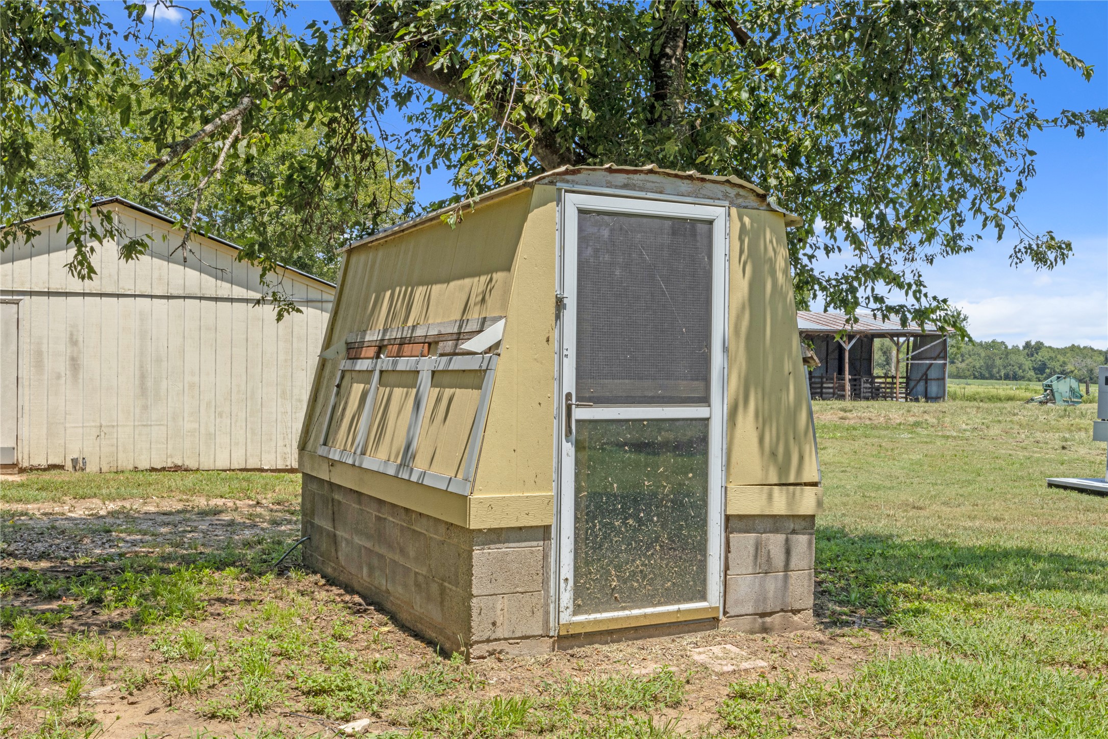 main property photo 23