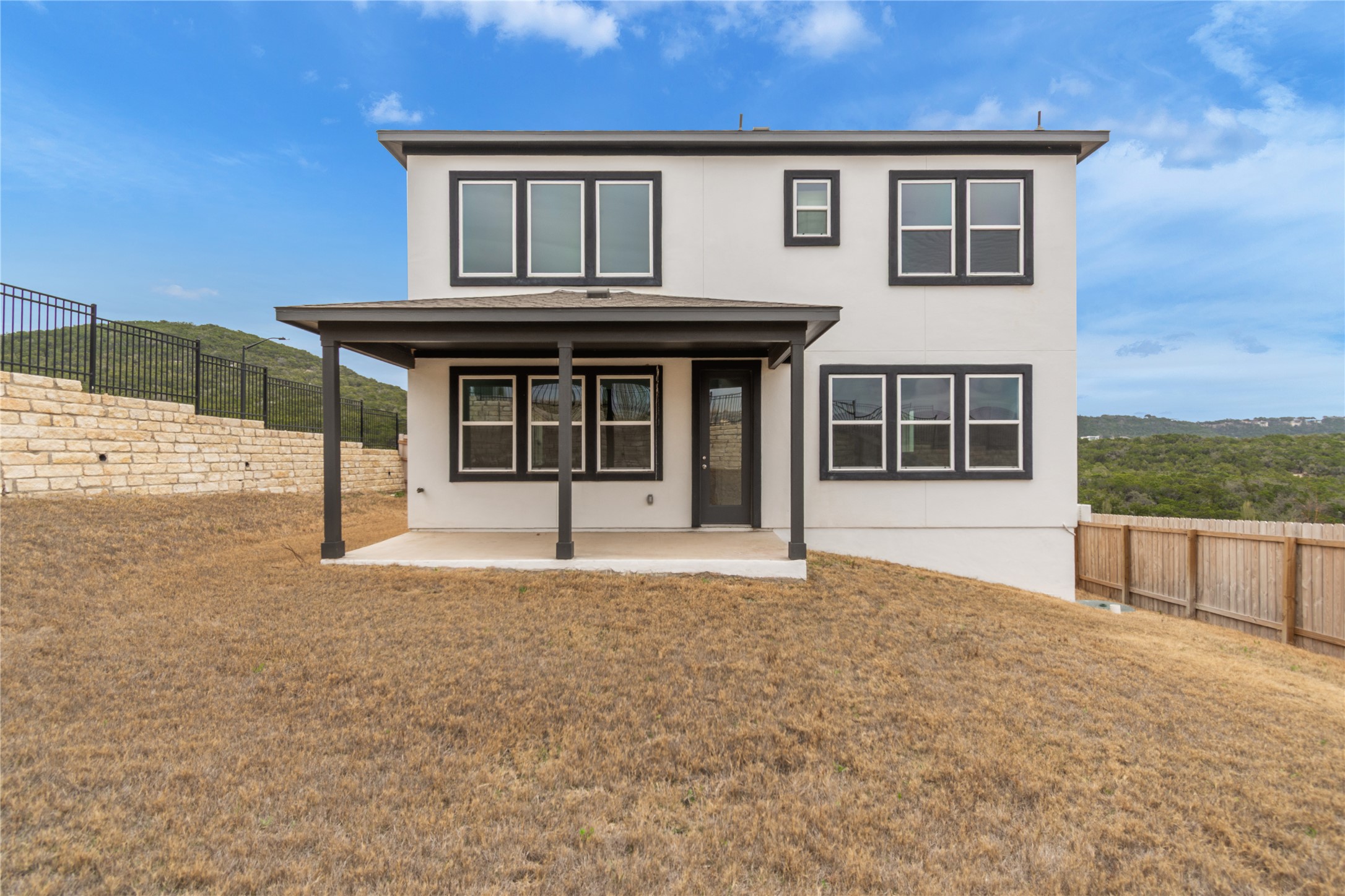 main property photo 30