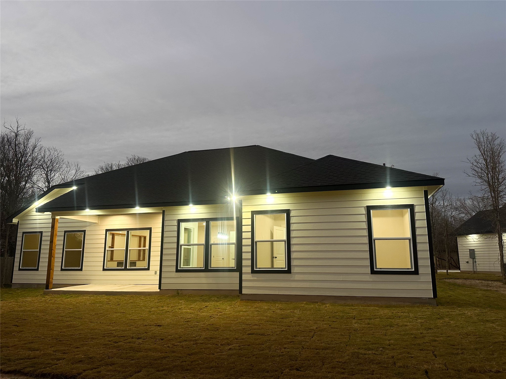 main property photo 31